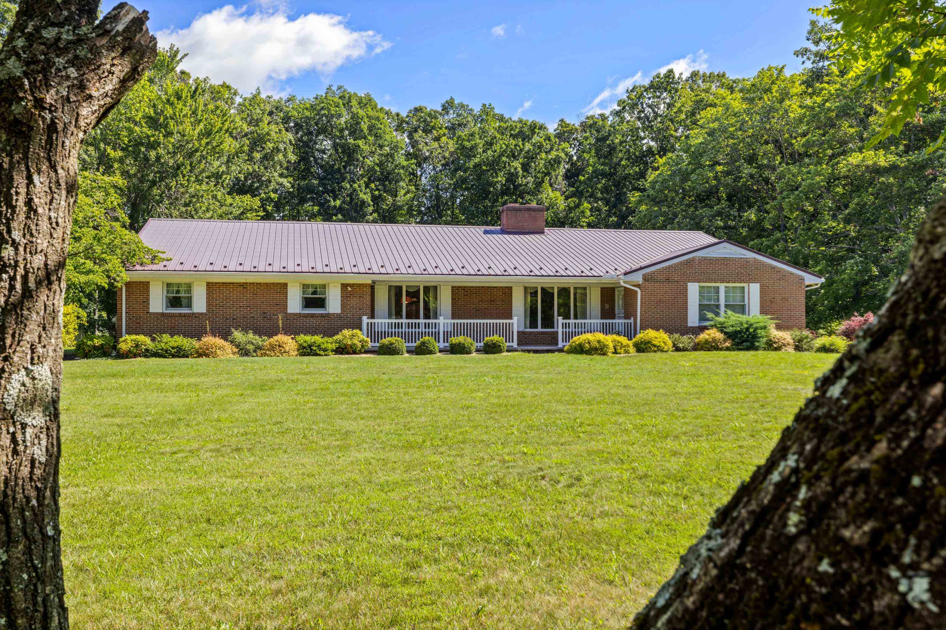 192 SANDY RIDGE RD, WAYNESBORO, Virginia 22801, 4 Bedrooms Bedrooms, ,3 BathroomsBathrooms,Residential,192 SANDY RIDGE RD,666026 MLS # 666026