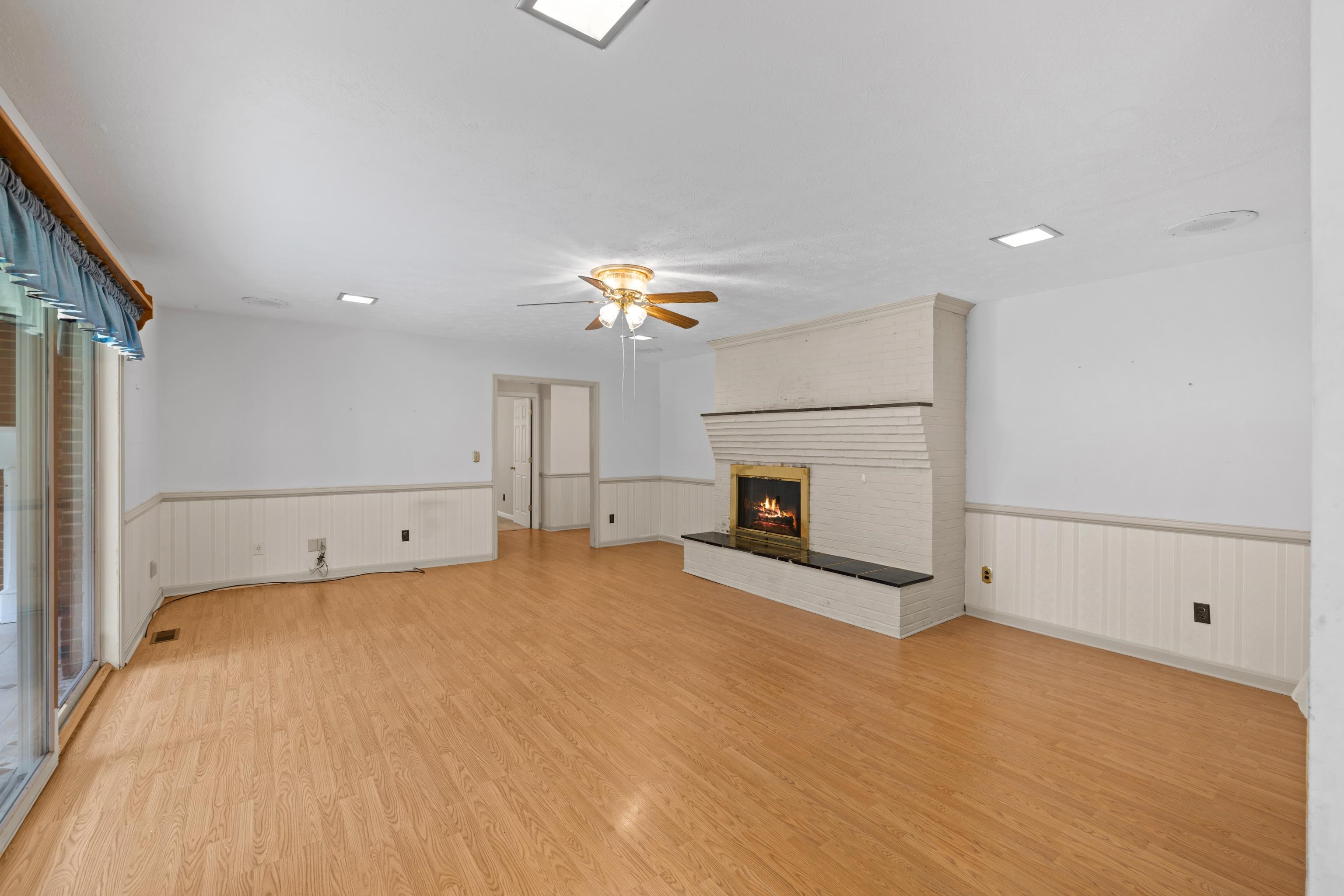 192 SANDY RIDGE RD, WAYNESBORO, Virginia 22801, 4 Bedrooms Bedrooms, ,3 BathroomsBathrooms,Residential,192 SANDY RIDGE RD,666026 MLS # 666026