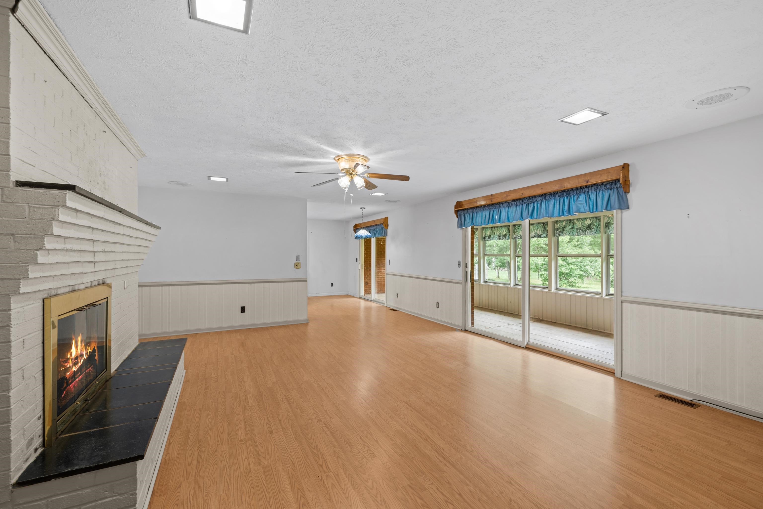 192 SANDY RIDGE RD, WAYNESBORO, Virginia 22801, 4 Bedrooms Bedrooms, ,3 BathroomsBathrooms,Residential,192 SANDY RIDGE RD,666026 MLS # 666026