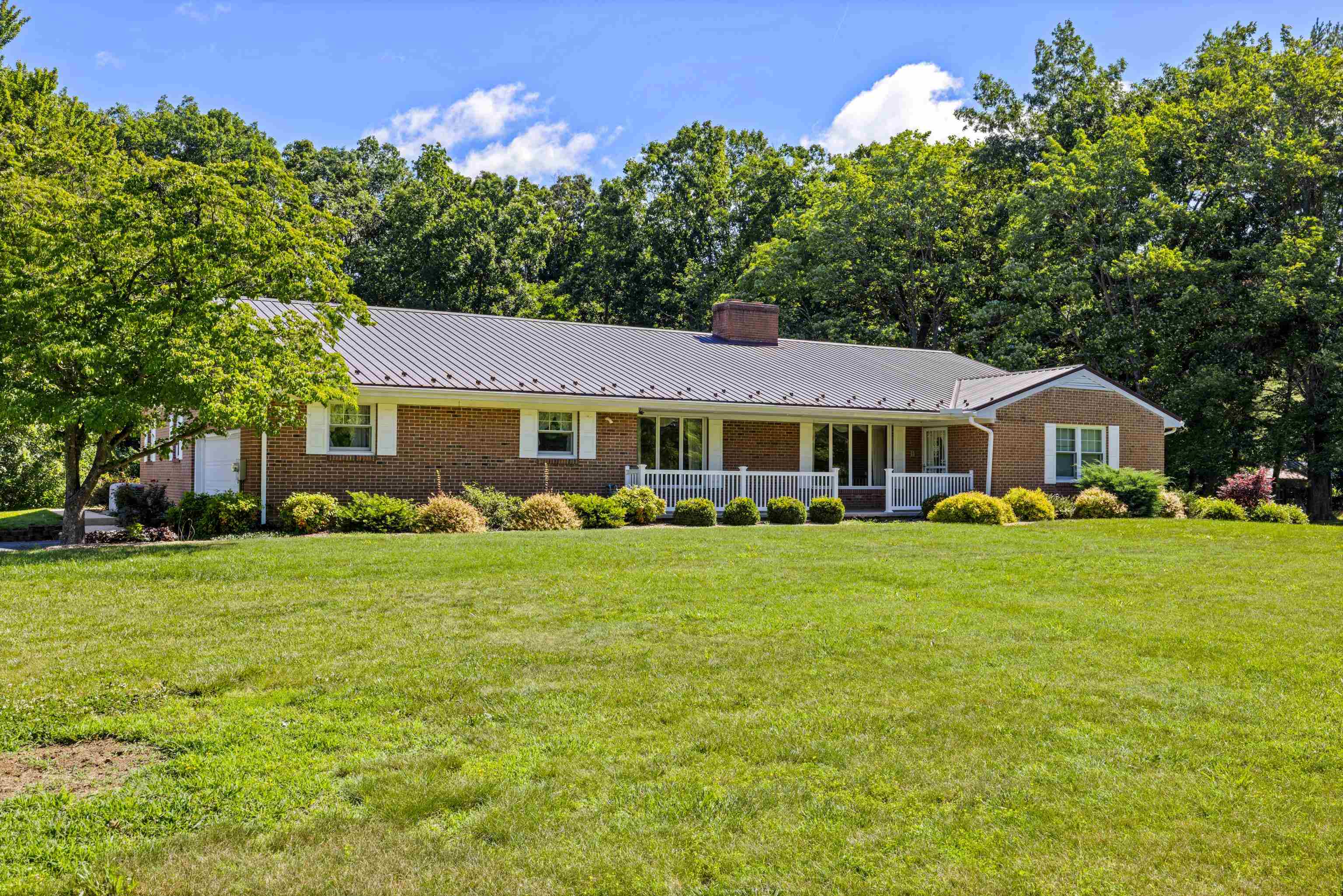 192 SANDY RIDGE RD, WAYNESBORO, Virginia 22801, 4 Bedrooms Bedrooms, ,3 BathroomsBathrooms,Residential,192 SANDY RIDGE RD,666026 MLS # 666026