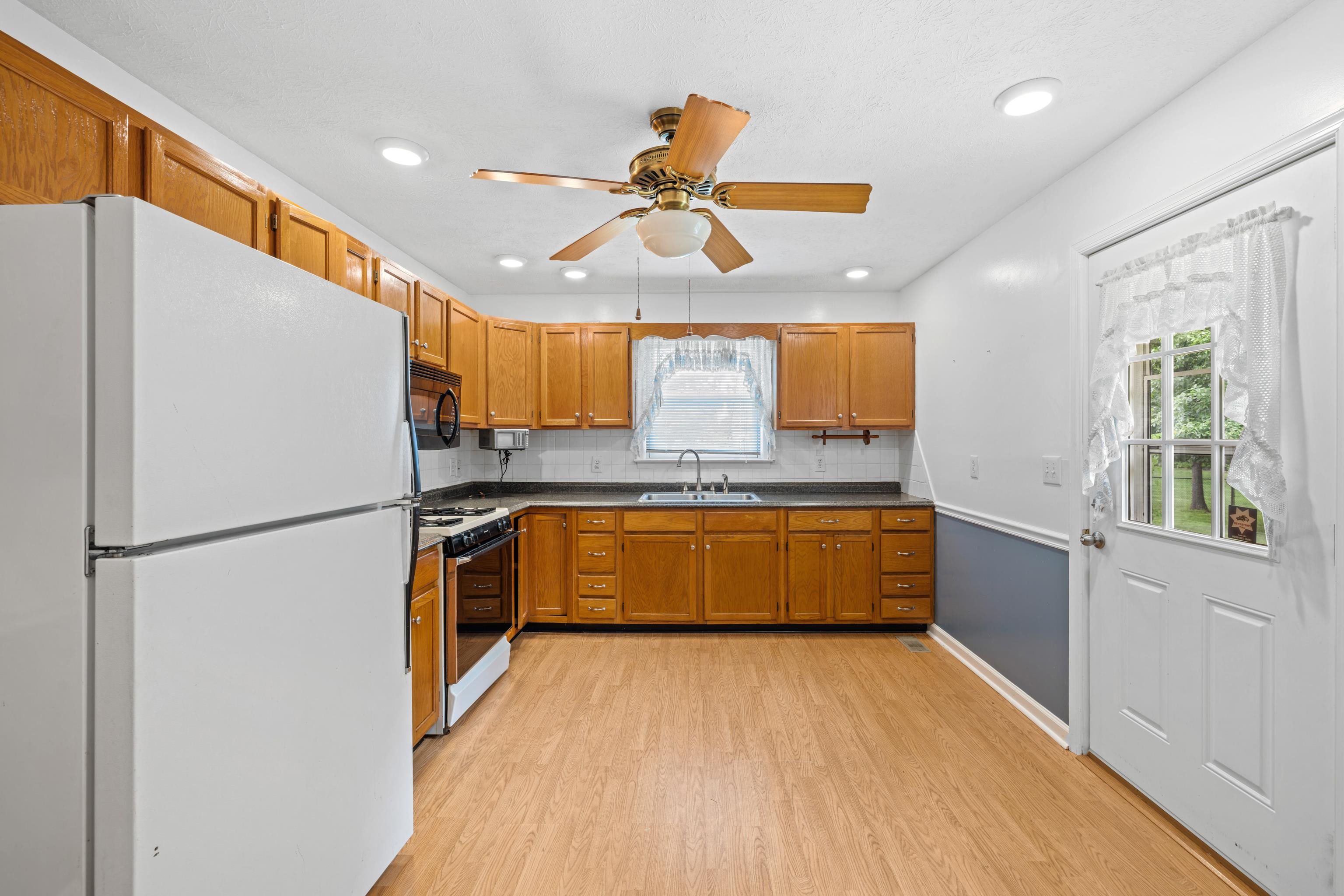 192 SANDY RIDGE RD, WAYNESBORO, Virginia 22801, 4 Bedrooms Bedrooms, ,3 BathroomsBathrooms,Residential,192 SANDY RIDGE RD,666026 MLS # 666026