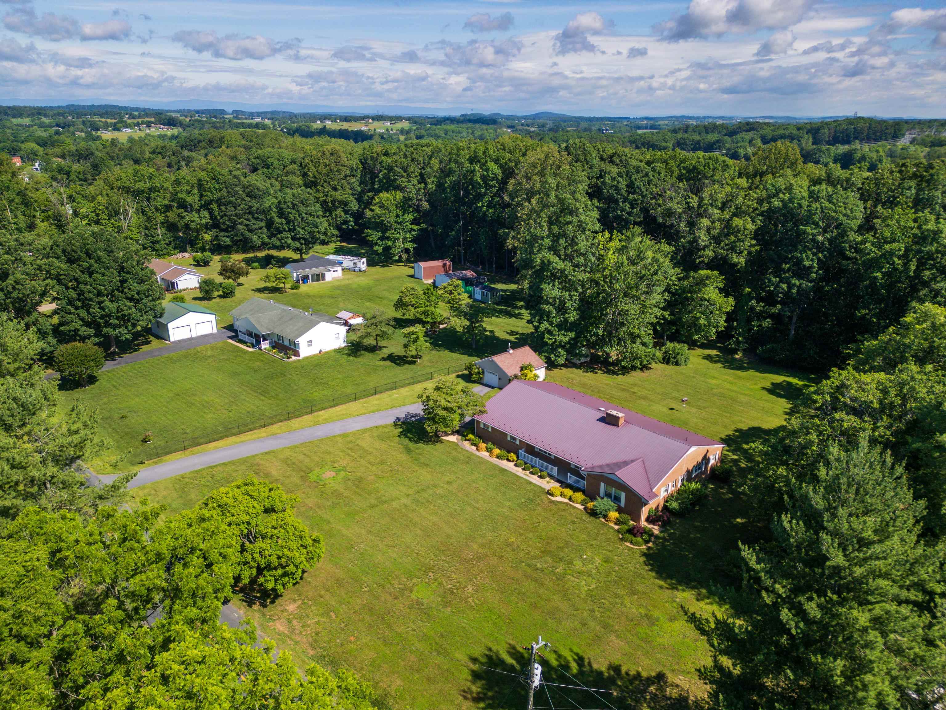 192 SANDY RIDGE RD, WAYNESBORO, Virginia 22801, 4 Bedrooms Bedrooms, ,3 BathroomsBathrooms,Residential,192 SANDY RIDGE RD,666026 MLS # 666026