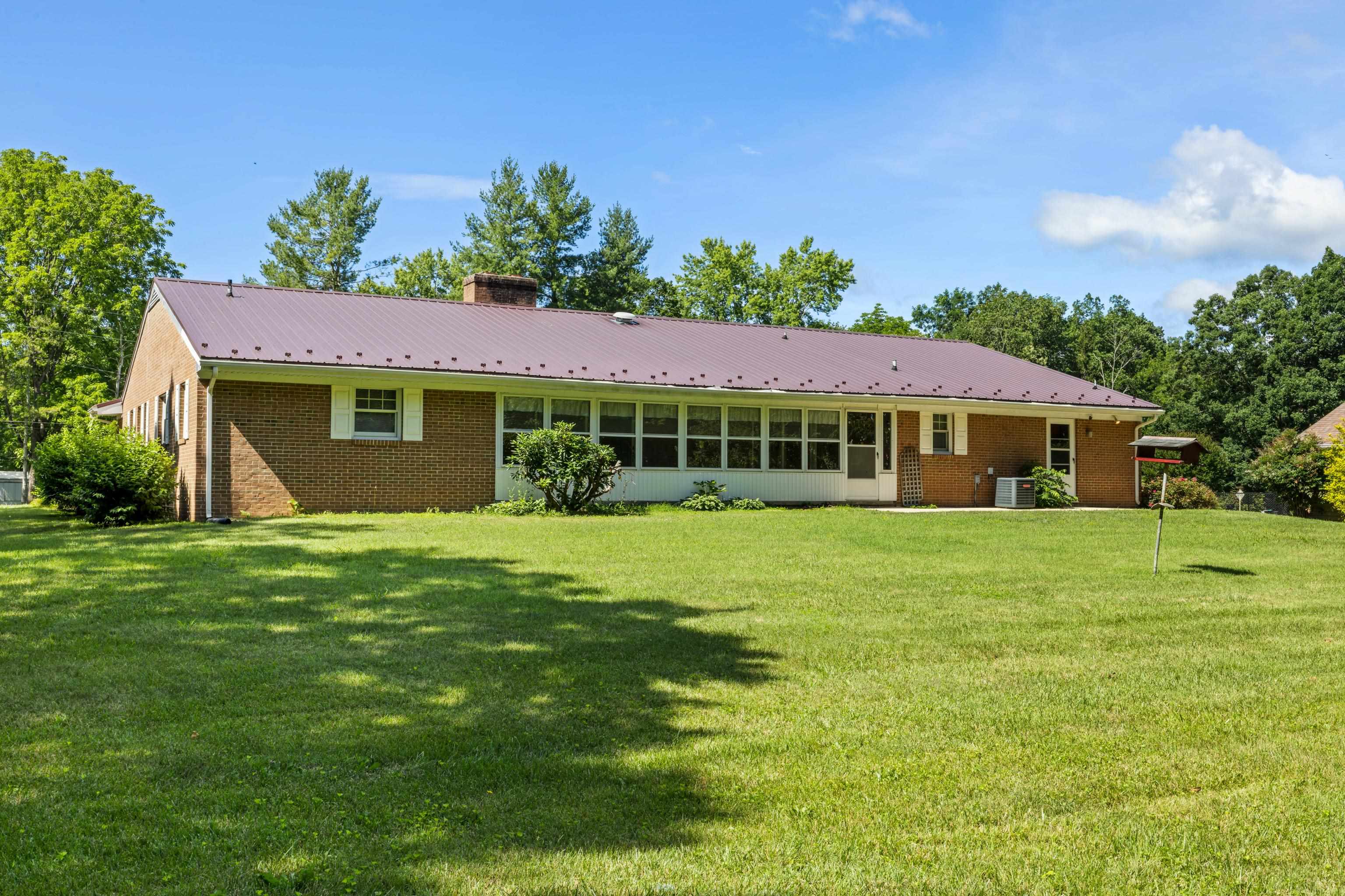 192 SANDY RIDGE RD, WAYNESBORO, Virginia 22801, 4 Bedrooms Bedrooms, ,3 BathroomsBathrooms,Residential,192 SANDY RIDGE RD,666026 MLS # 666026