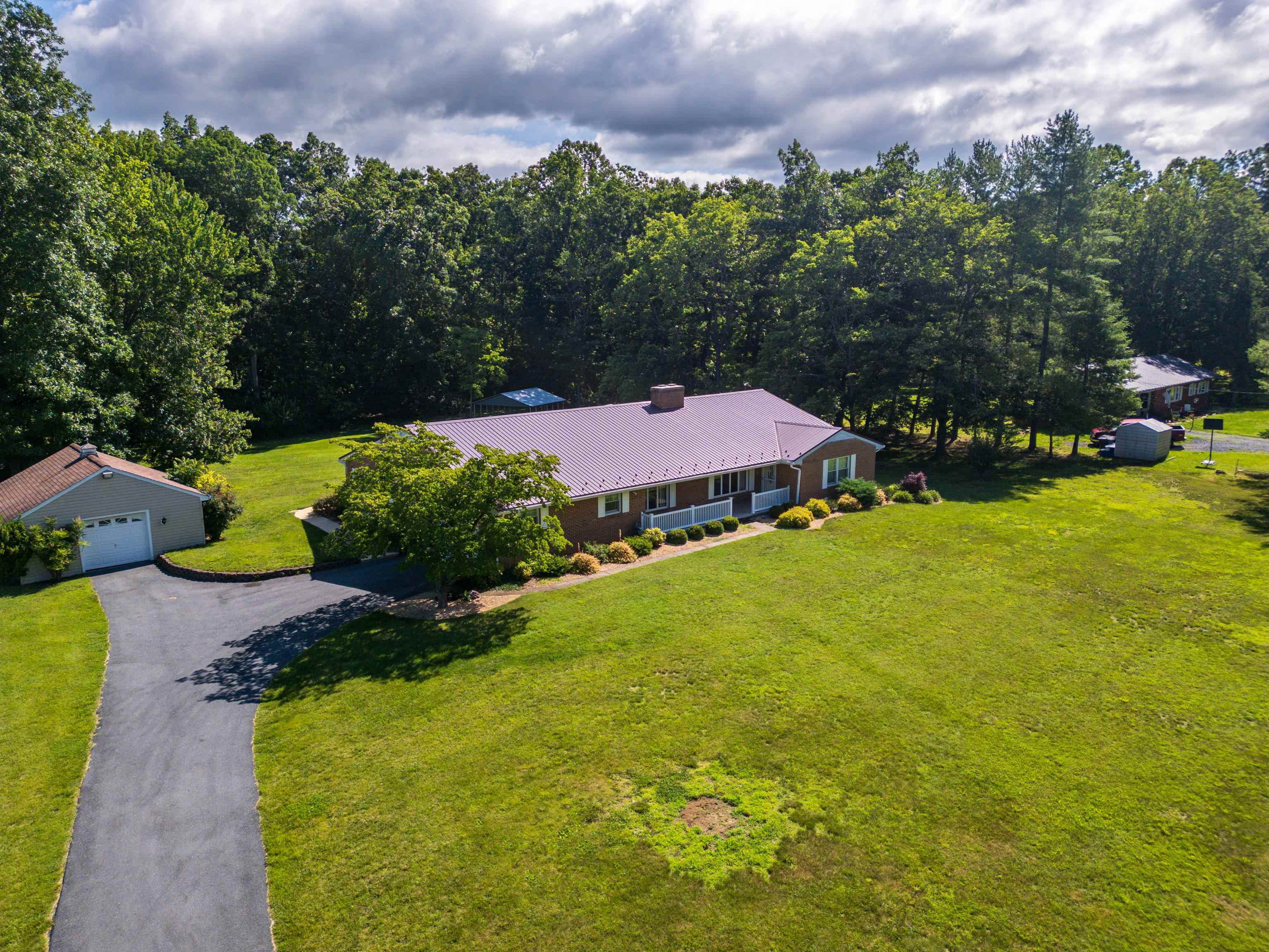 192 SANDY RIDGE RD, WAYNESBORO, Virginia 22801, 4 Bedrooms Bedrooms, ,3 BathroomsBathrooms,Residential,192 SANDY RIDGE RD,666026 MLS # 666026