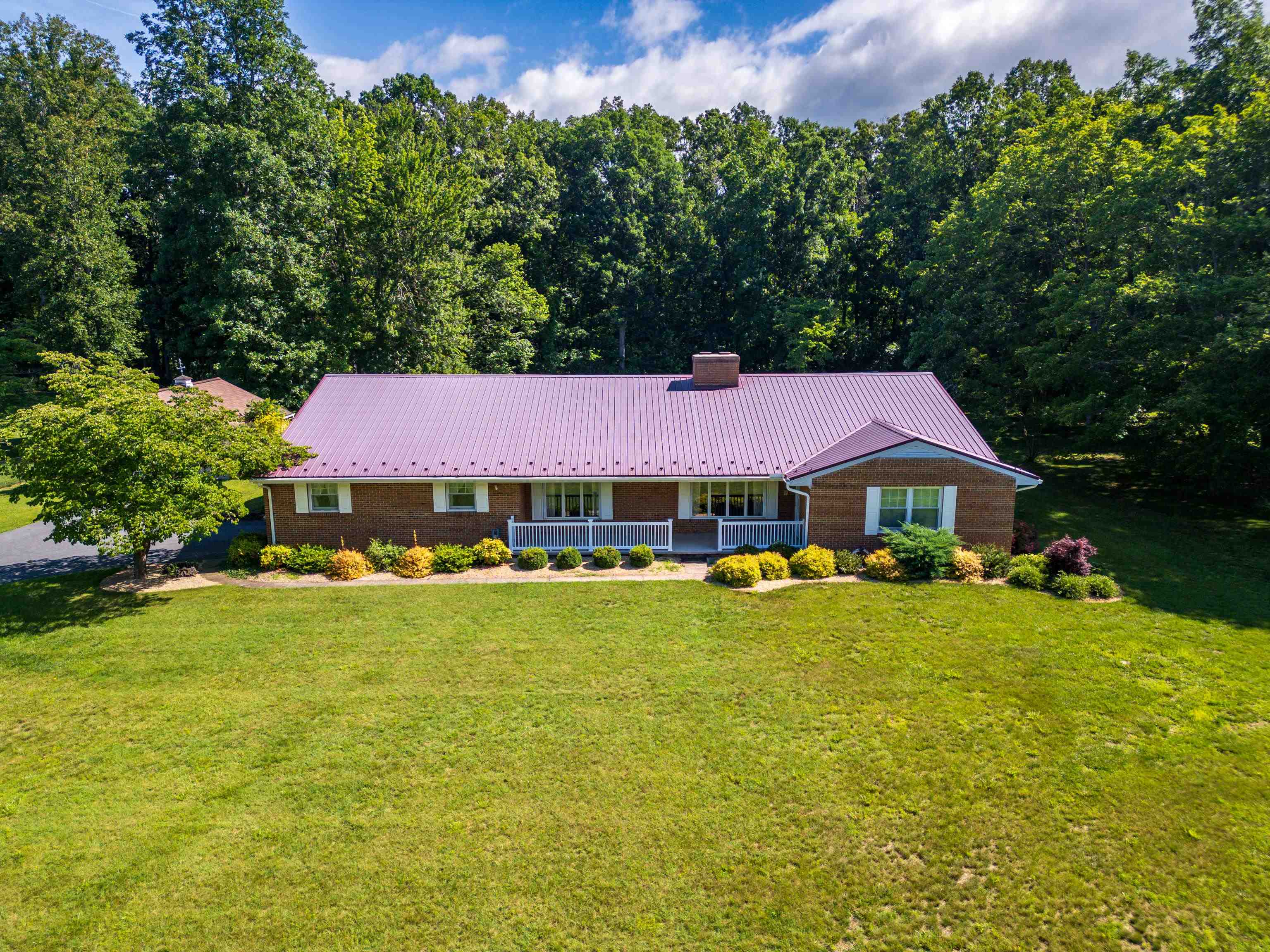 192 SANDY RIDGE RD, WAYNESBORO, Virginia 22801, 4 Bedrooms Bedrooms, ,3 BathroomsBathrooms,Residential,192 SANDY RIDGE RD,666026 MLS # 666026