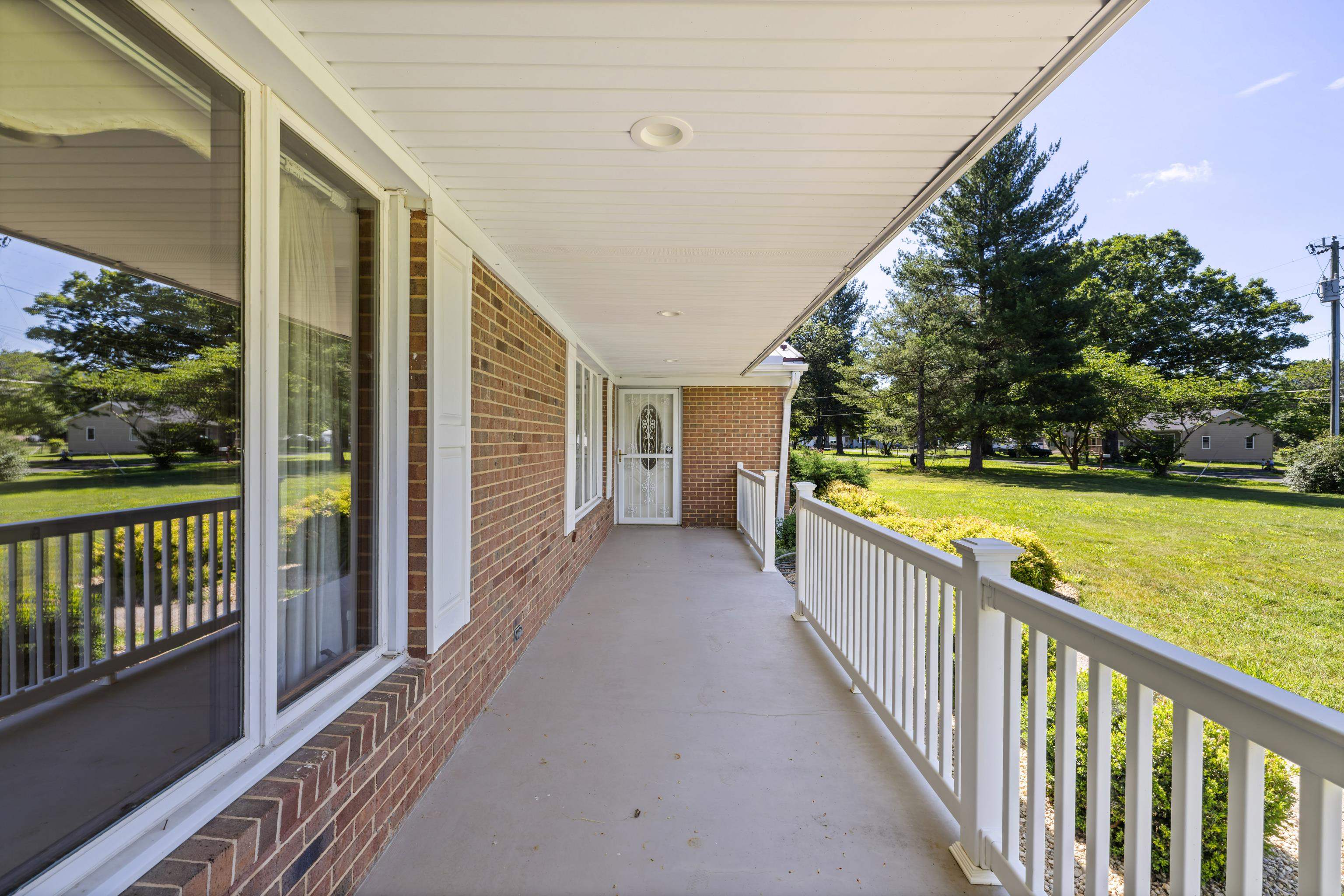 192 SANDY RIDGE RD, WAYNESBORO, Virginia 22801, 4 Bedrooms Bedrooms, ,3 BathroomsBathrooms,Residential,192 SANDY RIDGE RD,666026 MLS # 666026