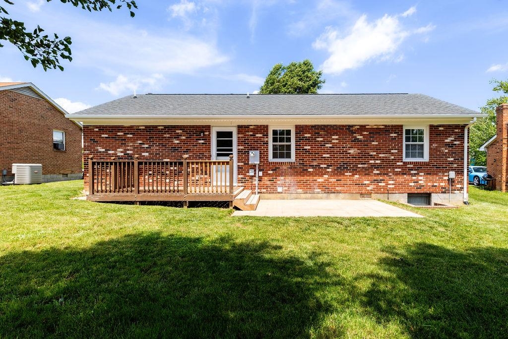 81 EASTGATE DR, VERONA, Virginia 24482, 3 Bedrooms Bedrooms, ,1 BathroomBathrooms,Residential,81 EASTGATE DR,666027 MLS # 666027