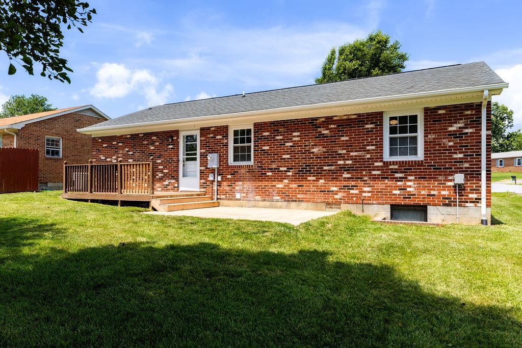 81 EASTGATE DR, VERONA, Virginia 24482, 3 Bedrooms Bedrooms, ,1 BathroomBathrooms,Residential,81 EASTGATE DR,666027 MLS # 666027