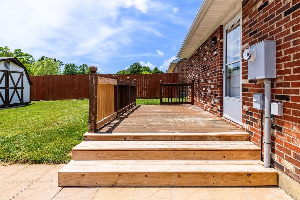 81 EASTGATE DR, VERONA, Virginia 24482, 3 Bedrooms Bedrooms, ,1 BathroomBathrooms,Residential,81 EASTGATE DR,666027 MLS # 666027