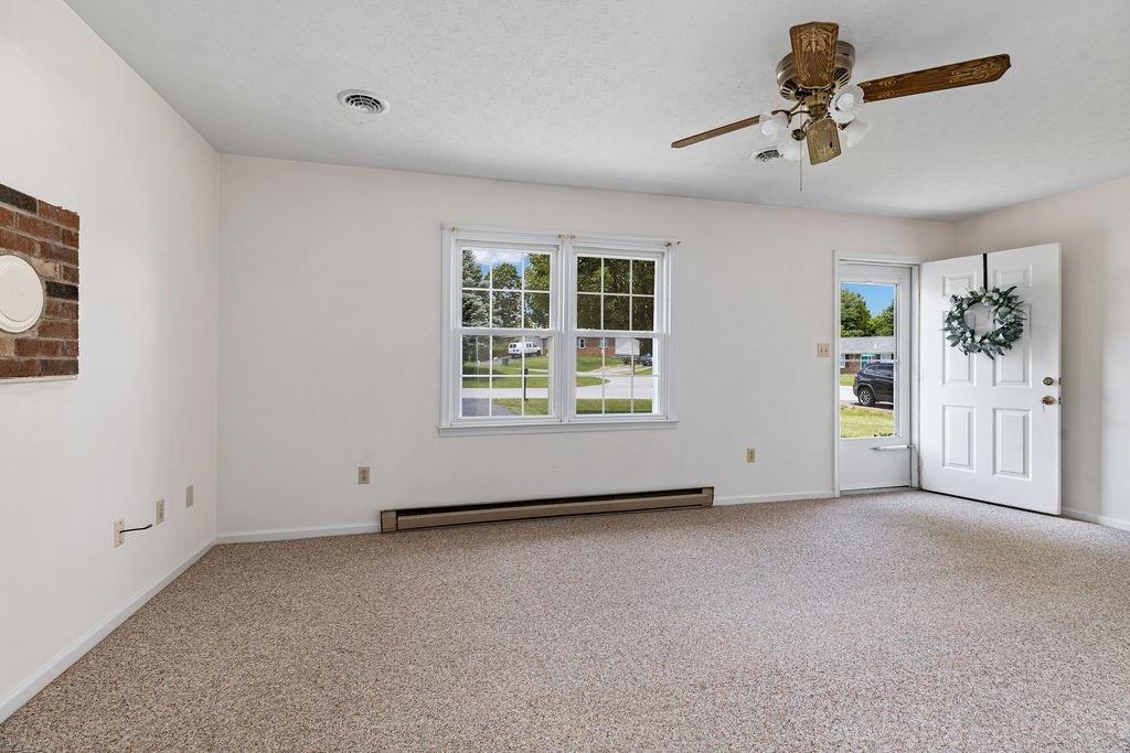 81 EASTGATE DR, VERONA, Virginia 24482, 3 Bedrooms Bedrooms, ,1 BathroomBathrooms,Residential,81 EASTGATE DR,666027 MLS # 666027