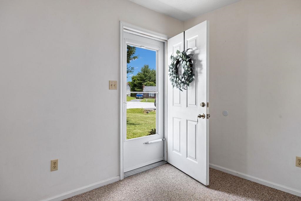 81 EASTGATE DR, VERONA, Virginia 24482, 3 Bedrooms Bedrooms, ,1 BathroomBathrooms,Residential,81 EASTGATE DR,666027 MLS # 666027