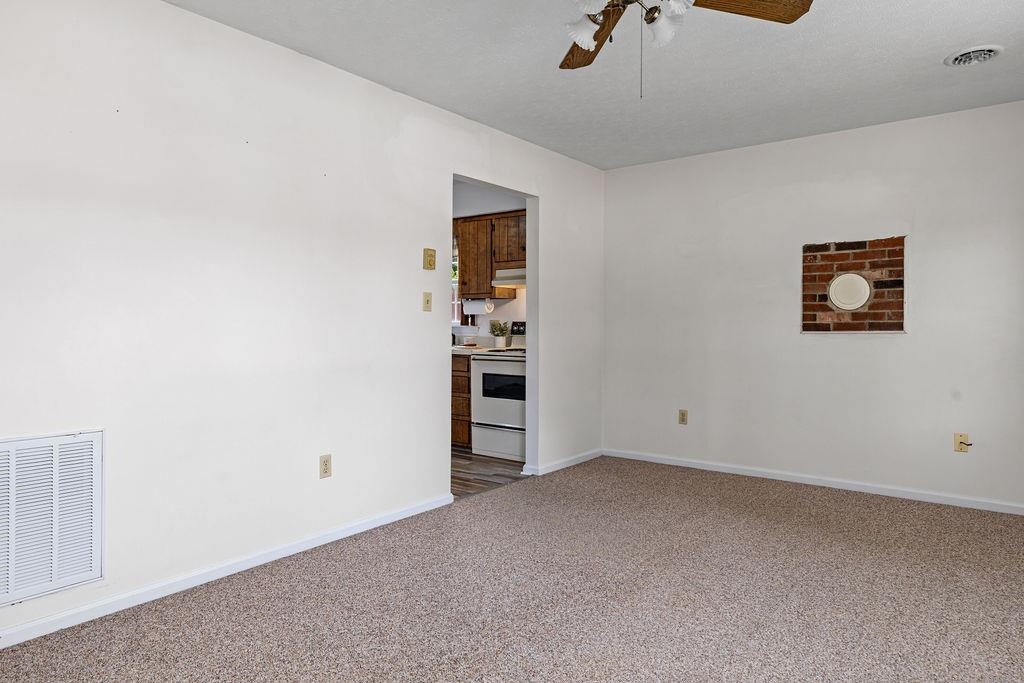 81 EASTGATE DR, VERONA, Virginia 24482, 3 Bedrooms Bedrooms, ,1 BathroomBathrooms,Residential,81 EASTGATE DR,666027 MLS # 666027