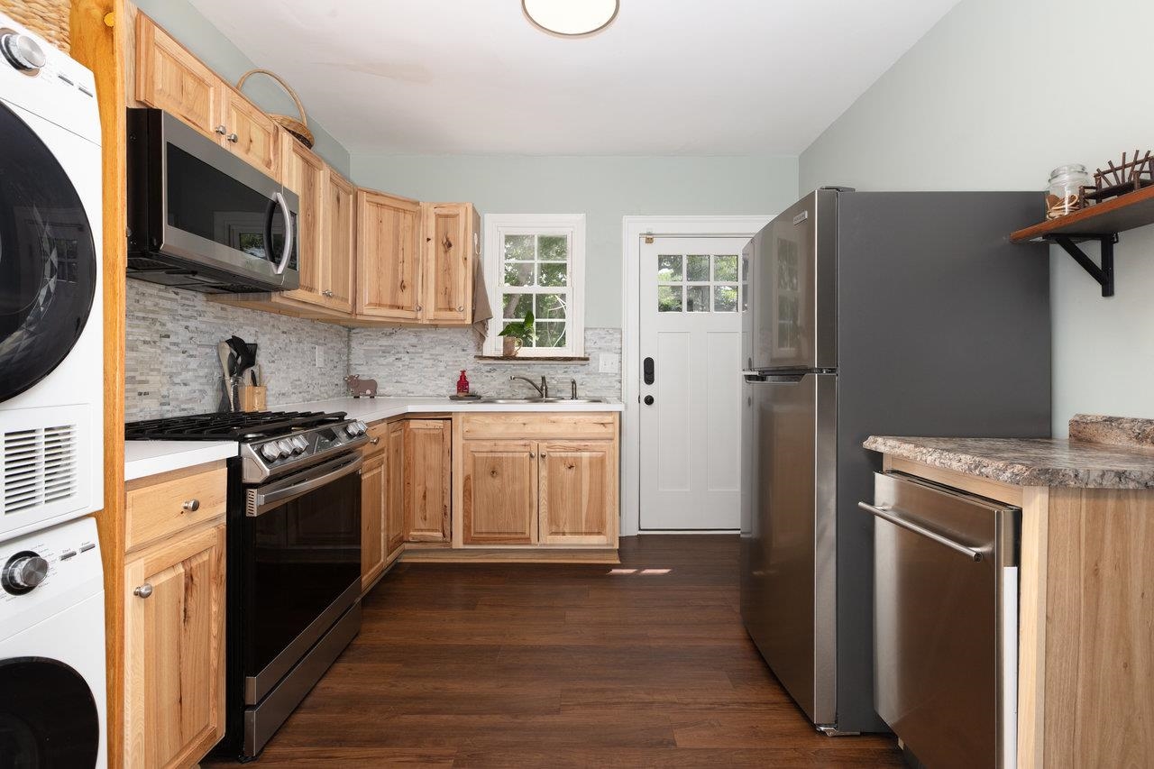 215 RICHARDSON ST, STAUNTON, Virginia 24401, 3 Bedrooms Bedrooms, ,1 BathroomBathrooms,Residential,215 RICHARDSON ST,666028 MLS # 666028