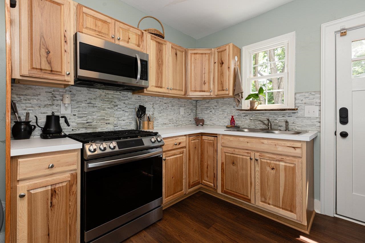 215 RICHARDSON ST, STAUNTON, Virginia 24401, 3 Bedrooms Bedrooms, ,1 BathroomBathrooms,Residential,215 RICHARDSON ST,666028 MLS # 666028