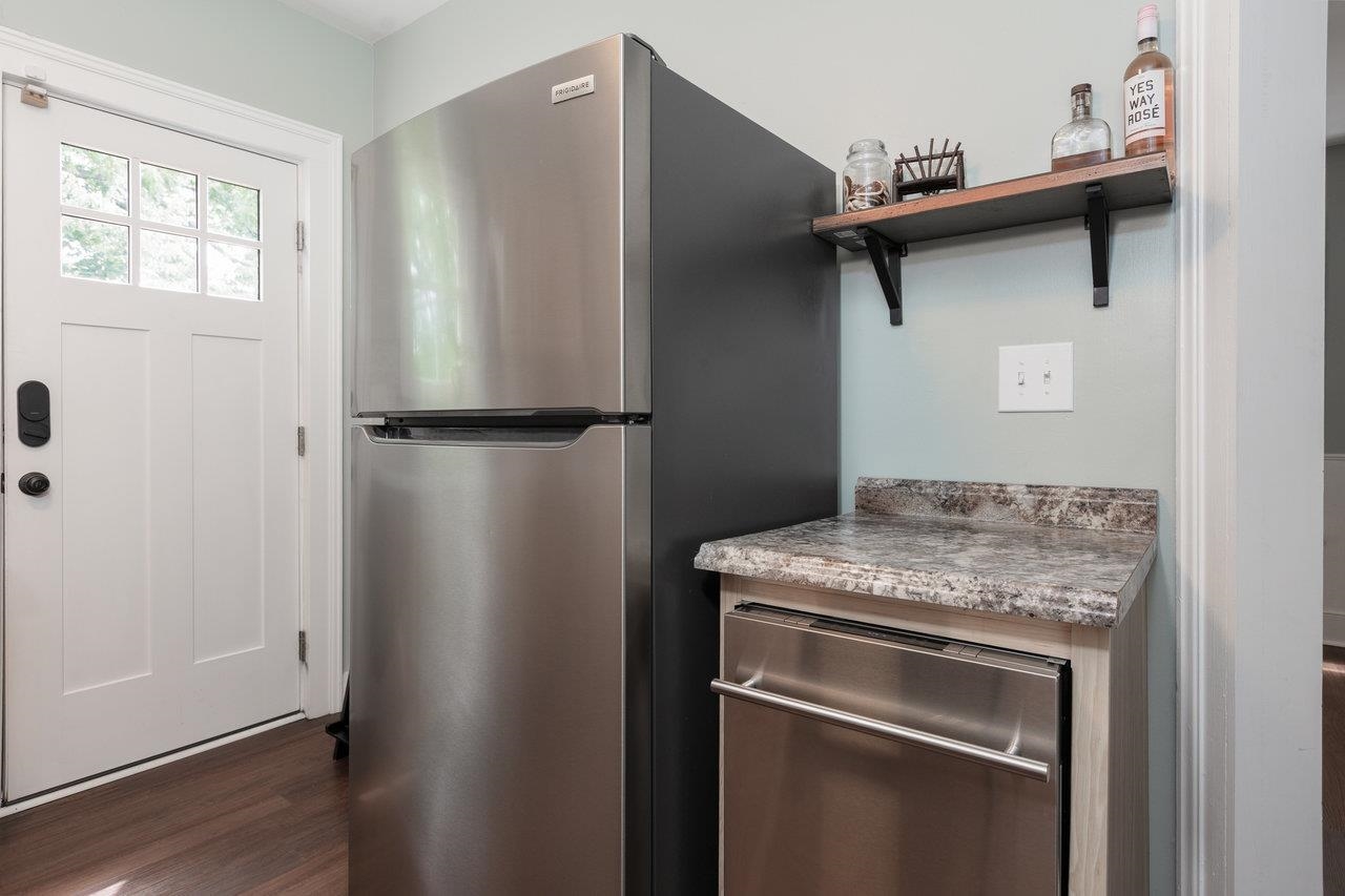 215 RICHARDSON ST, STAUNTON, Virginia 24401, 3 Bedrooms Bedrooms, ,1 BathroomBathrooms,Residential,215 RICHARDSON ST,666028 MLS # 666028