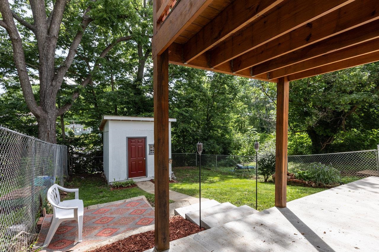 215 RICHARDSON ST, STAUNTON, Virginia 24401, 3 Bedrooms Bedrooms, ,1 BathroomBathrooms,Residential,215 RICHARDSON ST,666028 MLS # 666028