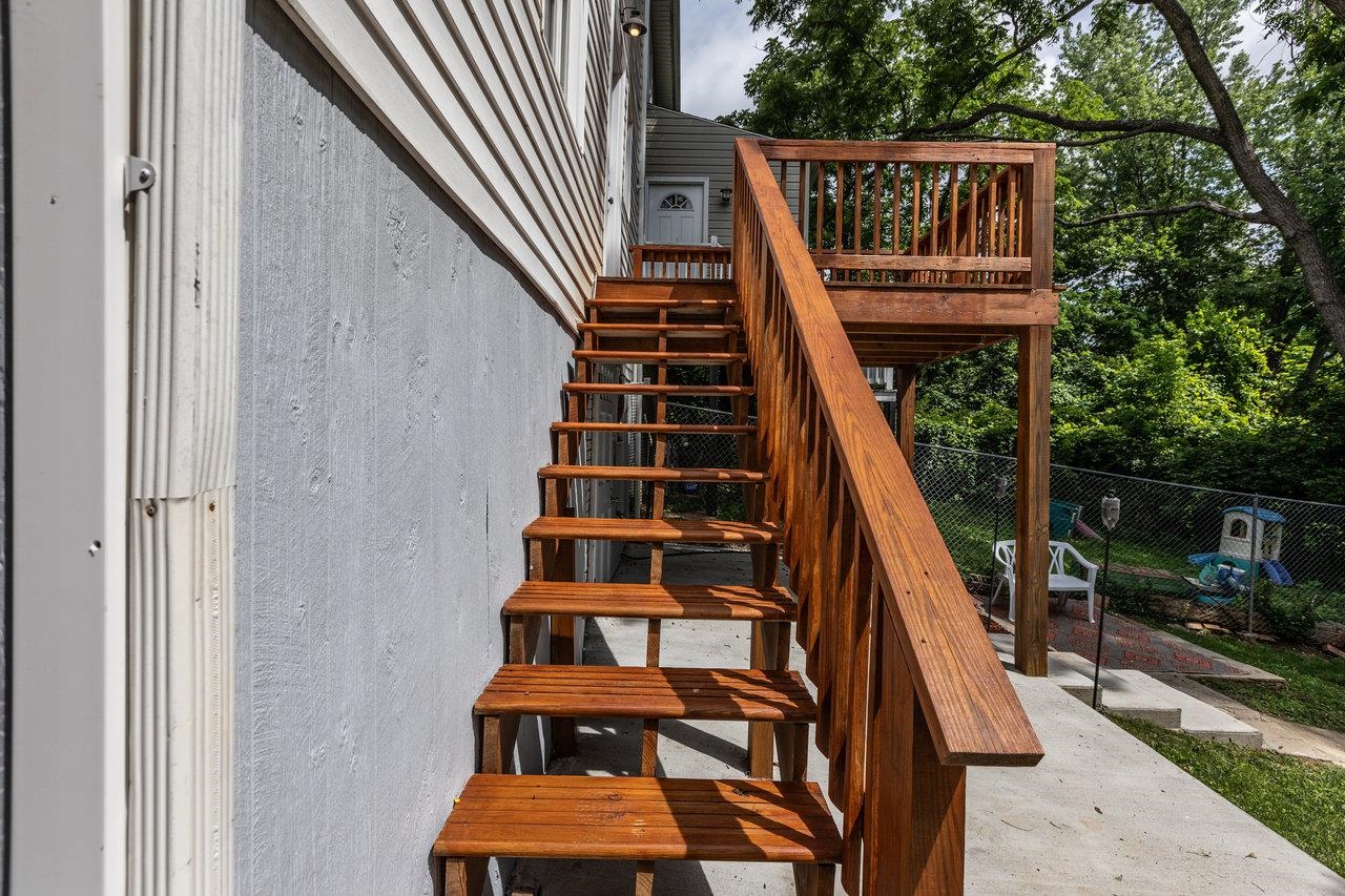 215 RICHARDSON ST, STAUNTON, Virginia 24401, 3 Bedrooms Bedrooms, ,1 BathroomBathrooms,Residential,215 RICHARDSON ST,666028 MLS # 666028