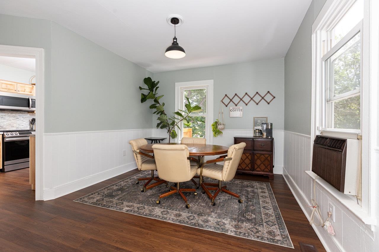 215 RICHARDSON ST, STAUNTON, Virginia 24401, 3 Bedrooms Bedrooms, ,1 BathroomBathrooms,Residential,215 RICHARDSON ST,666028 MLS # 666028