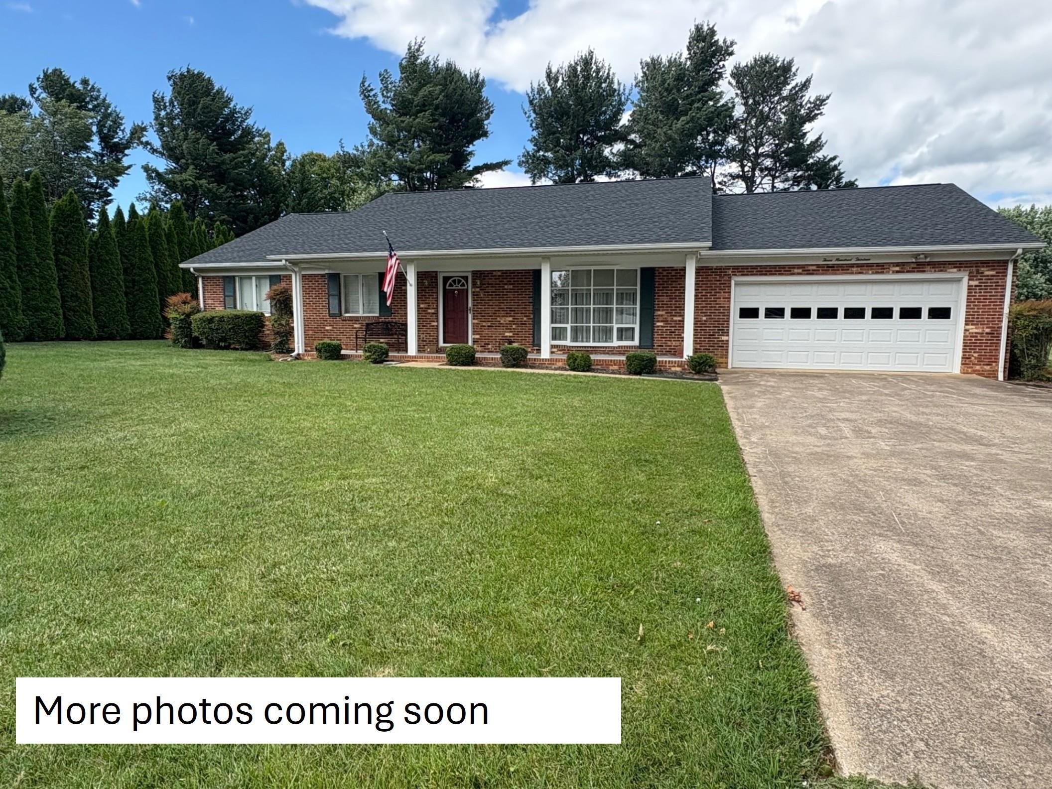 313 STONEWALL DR, WAYNESBORO, Virginia 22980, 3 Bedrooms Bedrooms, ,2 BathroomsBathrooms,Residential,313 STONEWALL DR,666029 MLS # 666029