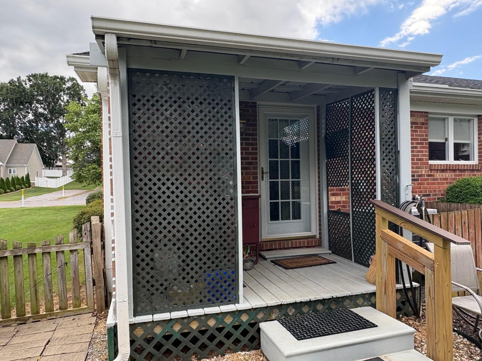 313 STONEWALL DR, WAYNESBORO, Virginia 22980, 3 Bedrooms Bedrooms, ,2 BathroomsBathrooms,Residential,313 STONEWALL DR,666029 MLS # 666029