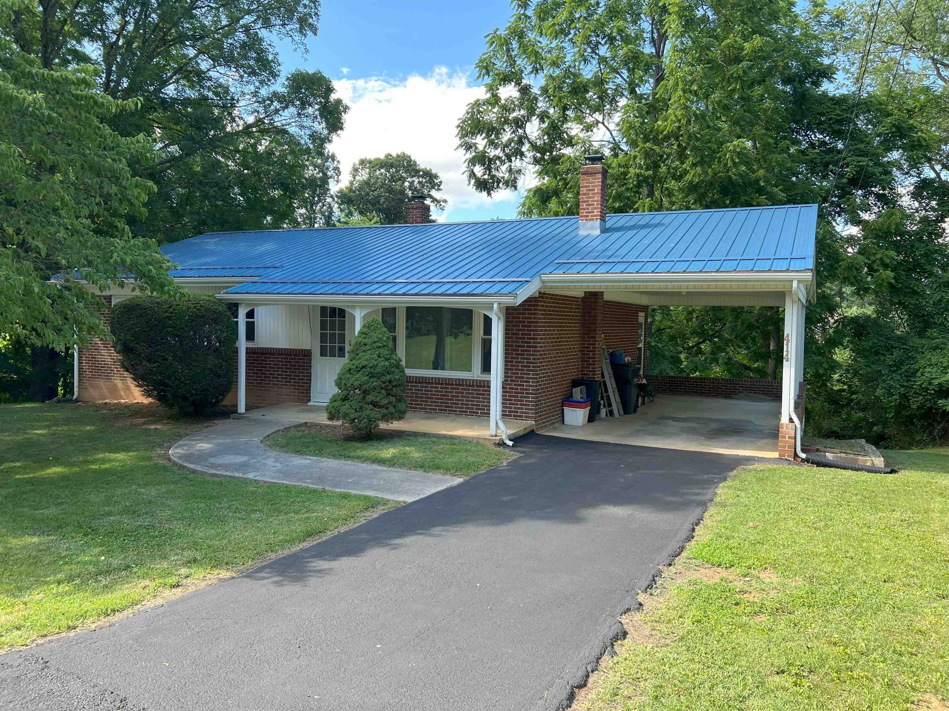 414 DEVON RD, STAUNTON, Virginia 24401, 3 Bedrooms Bedrooms, ,1 BathroomBathrooms,Residential,414 DEVON RD,666030 MLS # 666030