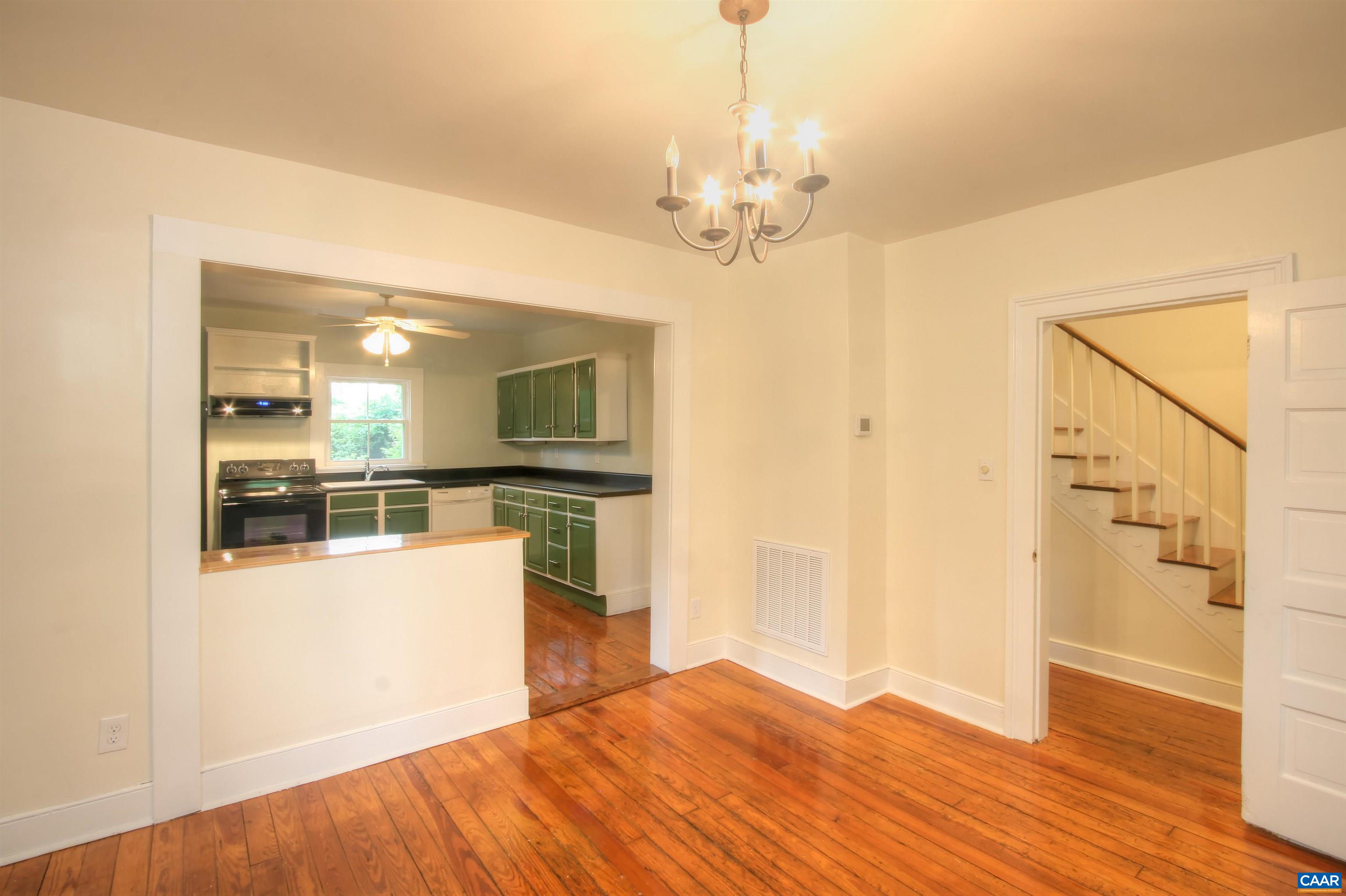 618 S 1ST ST, CHARLOTTESVILLE, Virginia 22902, 2 Bedrooms Bedrooms, ,2 BathroomsBathrooms,Residential,618 S 1ST ST,666035 MLS # 666035