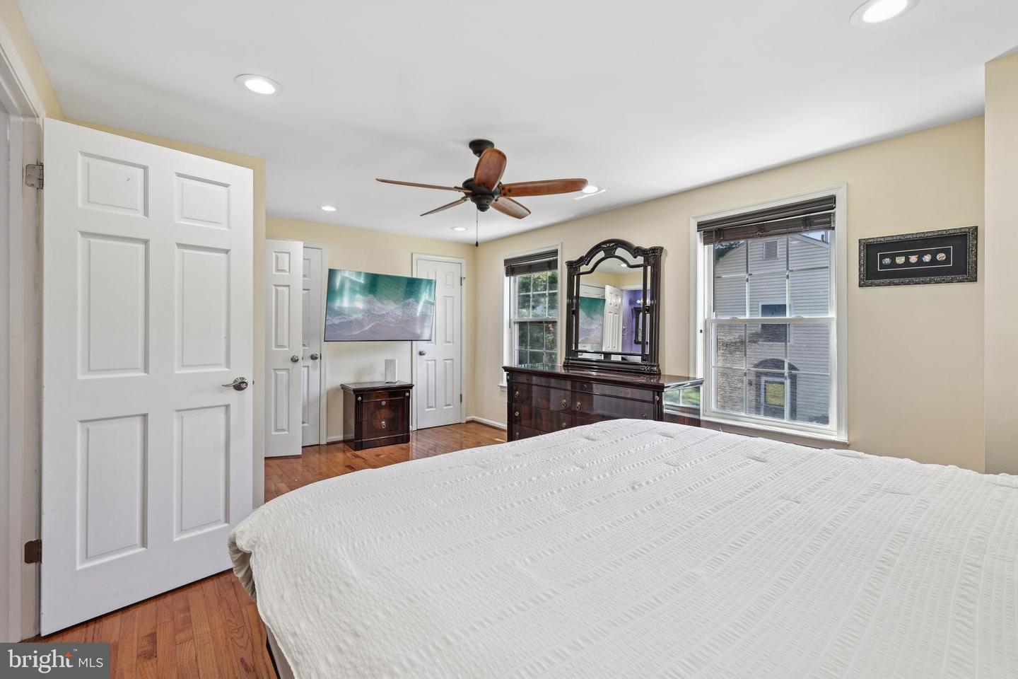 9029 ROUTE 29, FAIRFAX, Virginia 22031, 2 Bedrooms Bedrooms, ,3 BathroomsBathrooms,Residential,For sale,9029 ROUTE 29,VAFX2239342 MLS # VAFX2239342