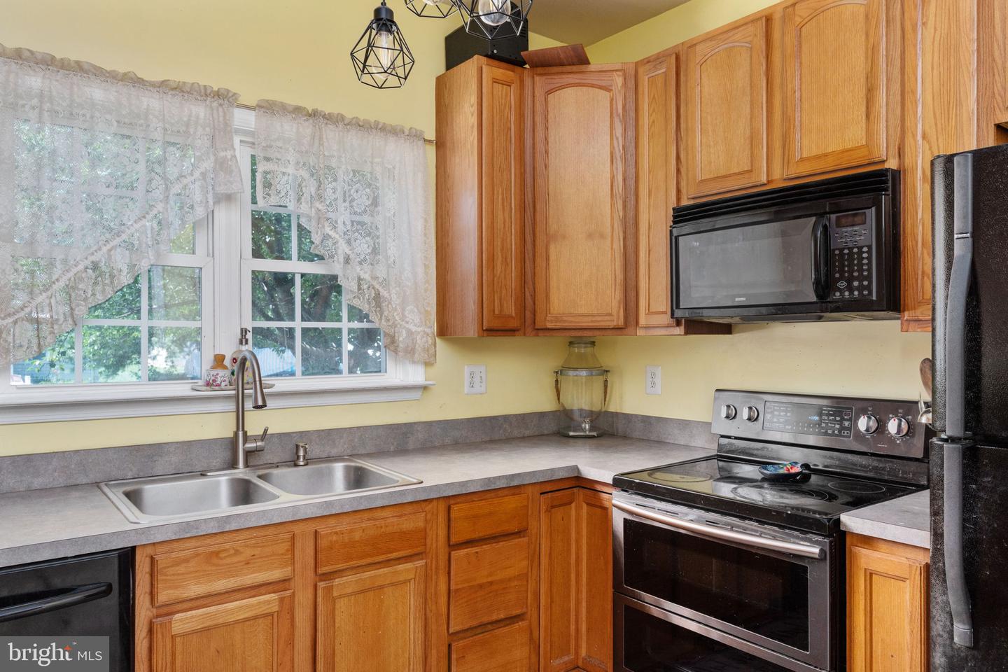 331 THIRD ST, FREDERICKSBURG, Virginia 22408, 3 Bedrooms Bedrooms, ,2 BathroomsBathrooms,Residential,For sale,331 THIRD ST,VASP2033012 MLS # VASP2033012