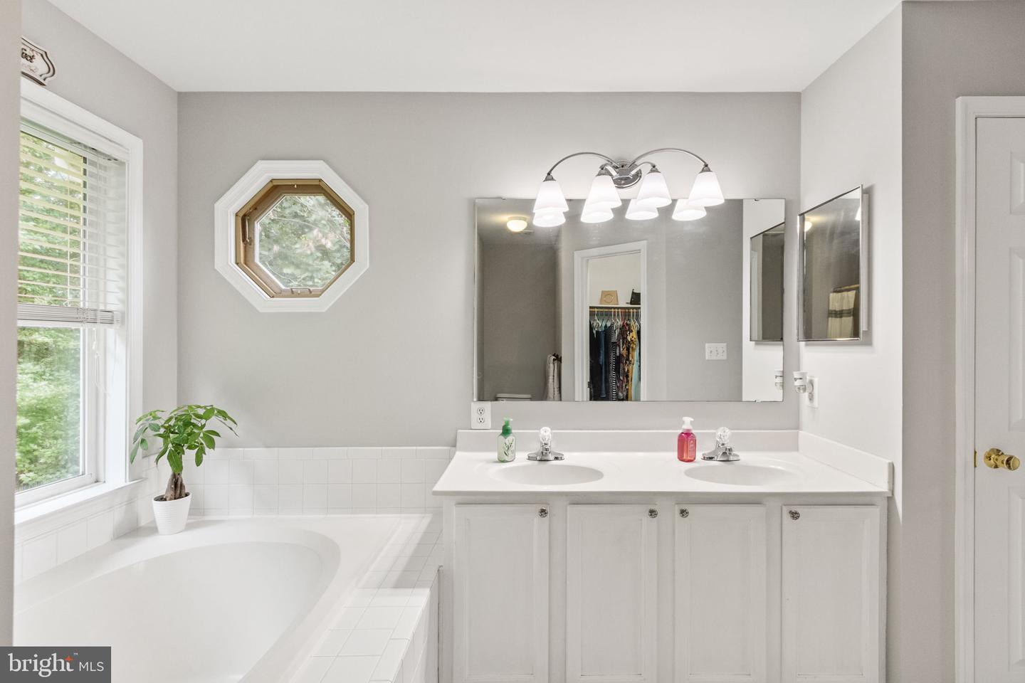 9522 HICKORY HILL DR, FREDERICKSBURG, Virginia 22408, 4 Bedrooms Bedrooms, ,2 BathroomsBathrooms,Residential,For sale,9522 HICKORY HILL DR,VASP2033070 MLS # VASP2033070