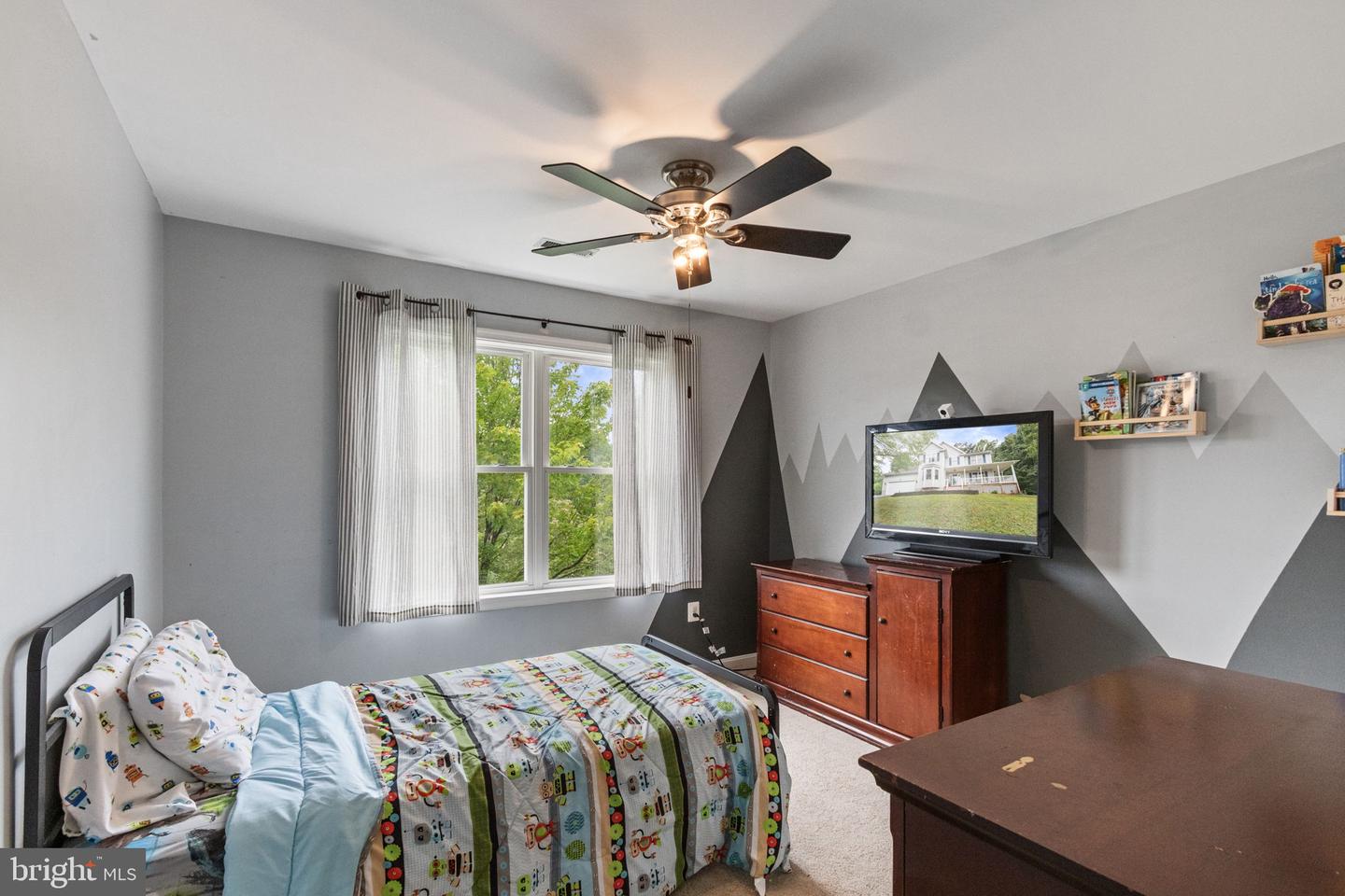 9522 HICKORY HILL DR, FREDERICKSBURG, Virginia 22408, 4 Bedrooms Bedrooms, ,2 BathroomsBathrooms,Residential,For sale,9522 HICKORY HILL DR,VASP2033070 MLS # VASP2033070