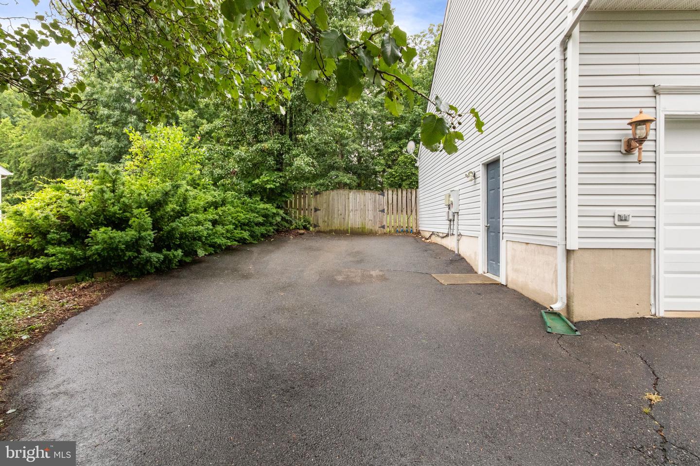 9522 HICKORY HILL DR, FREDERICKSBURG, Virginia 22408, 4 Bedrooms Bedrooms, ,2 BathroomsBathrooms,Residential,For sale,9522 HICKORY HILL DR,VASP2033070 MLS # VASP2033070