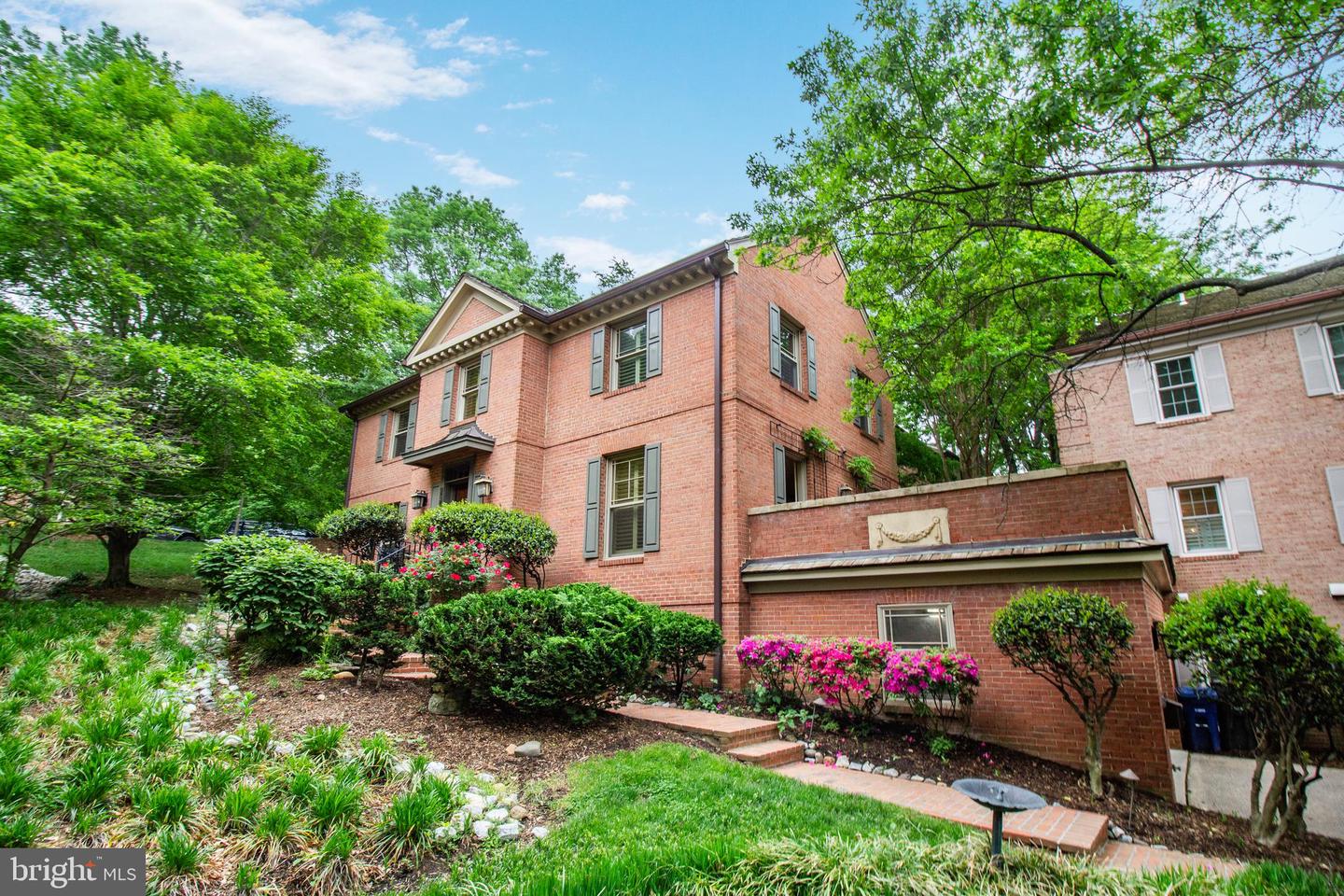 1802 24TH ST S, ARLINGTON, Virginia 22202, 3 Bedrooms Bedrooms, ,3 BathroomsBathrooms,Residential,For sale,1802 24TH ST S,VAAR2057602 MLS # VAAR2057602
