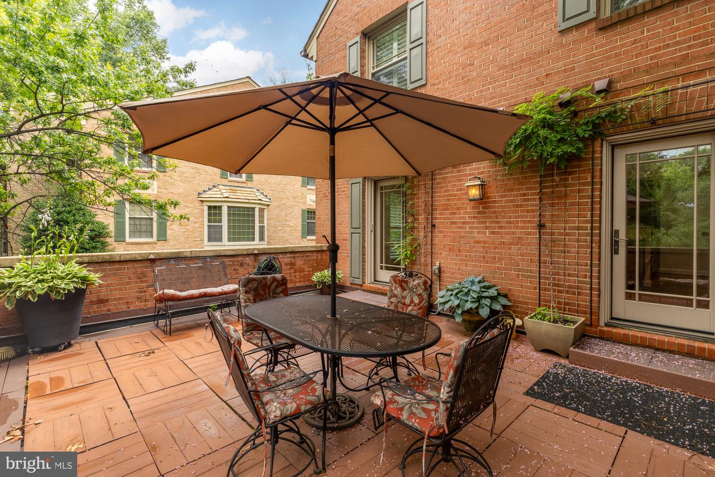 1802 24TH ST S, ARLINGTON, Virginia 22202, 3 Bedrooms Bedrooms, ,3 BathroomsBathrooms,Residential,For sale,1802 24TH ST S,VAAR2057602 MLS # VAAR2057602