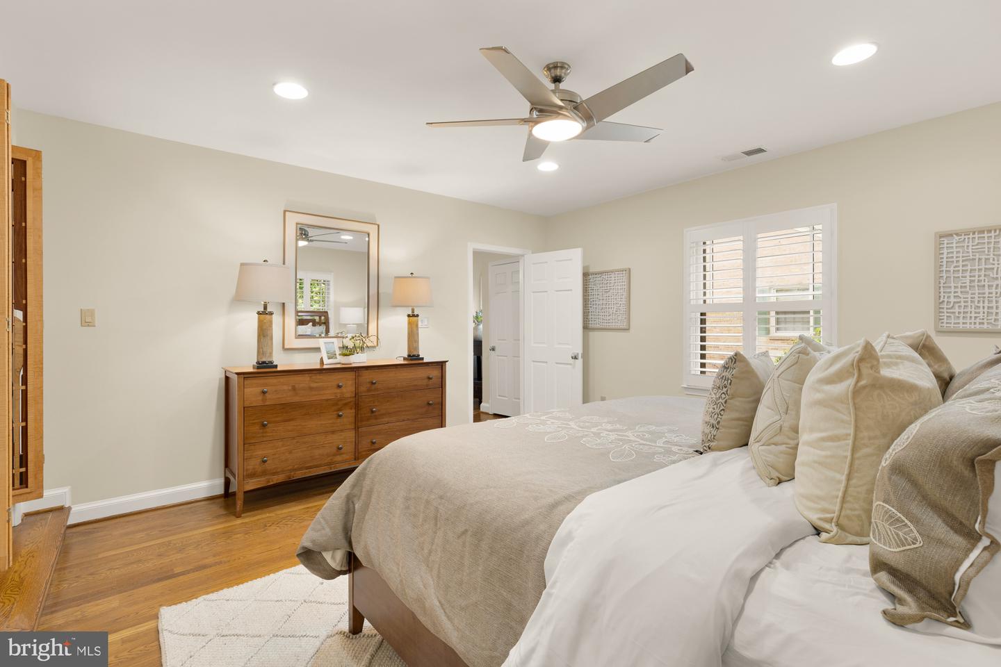 1802 24TH ST S, ARLINGTON, Virginia 22202, 3 Bedrooms Bedrooms, ,3 BathroomsBathrooms,Residential,For sale,1802 24TH ST S,VAAR2057602 MLS # VAAR2057602