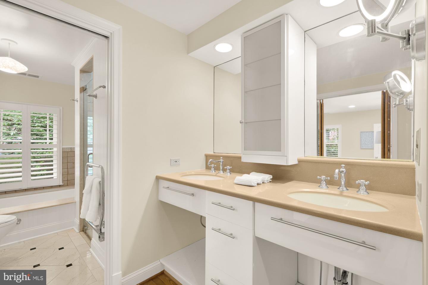 1802 24TH ST S, ARLINGTON, Virginia 22202, 3 Bedrooms Bedrooms, ,3 BathroomsBathrooms,Residential,For sale,1802 24TH ST S,VAAR2057602 MLS # VAAR2057602