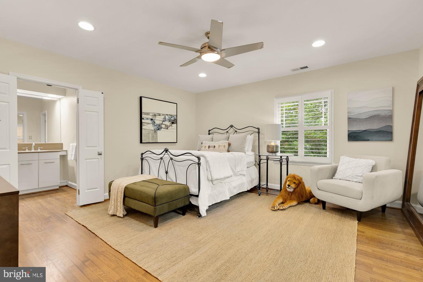 1802 24TH ST S, ARLINGTON, Virginia 22202, 3 Bedrooms Bedrooms, ,3 BathroomsBathrooms,Residential,For sale,1802 24TH ST S,VAAR2057602 MLS # VAAR2057602