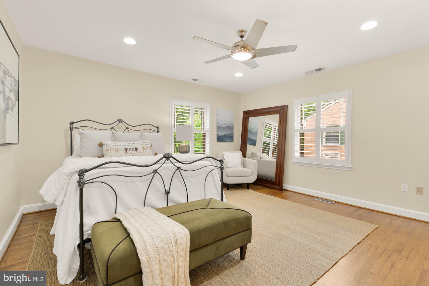 1802 24TH ST S, ARLINGTON, Virginia 22202, 3 Bedrooms Bedrooms, ,3 BathroomsBathrooms,Residential,For sale,1802 24TH ST S,VAAR2057602 MLS # VAAR2057602