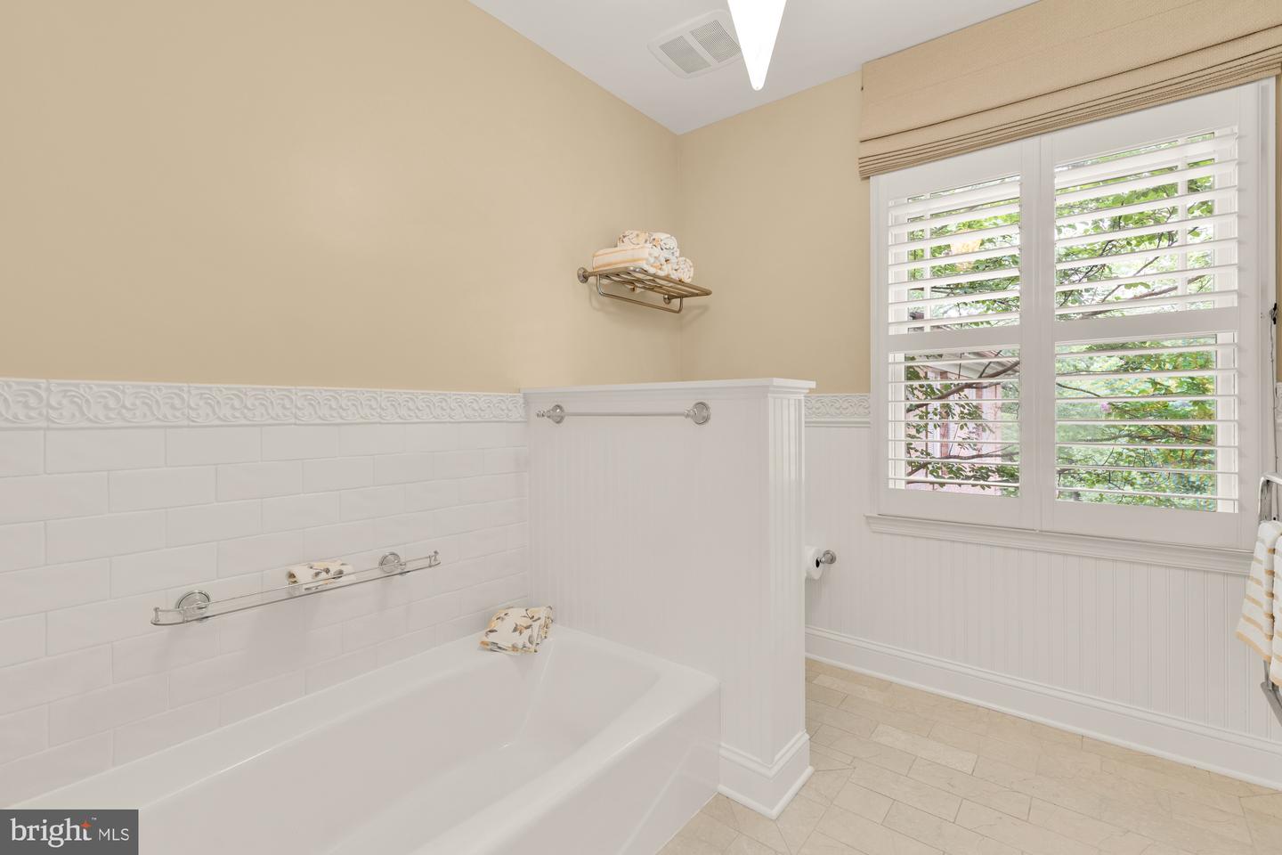1802 24TH ST S, ARLINGTON, Virginia 22202, 3 Bedrooms Bedrooms, ,3 BathroomsBathrooms,Residential,For sale,1802 24TH ST S,VAAR2057602 MLS # VAAR2057602