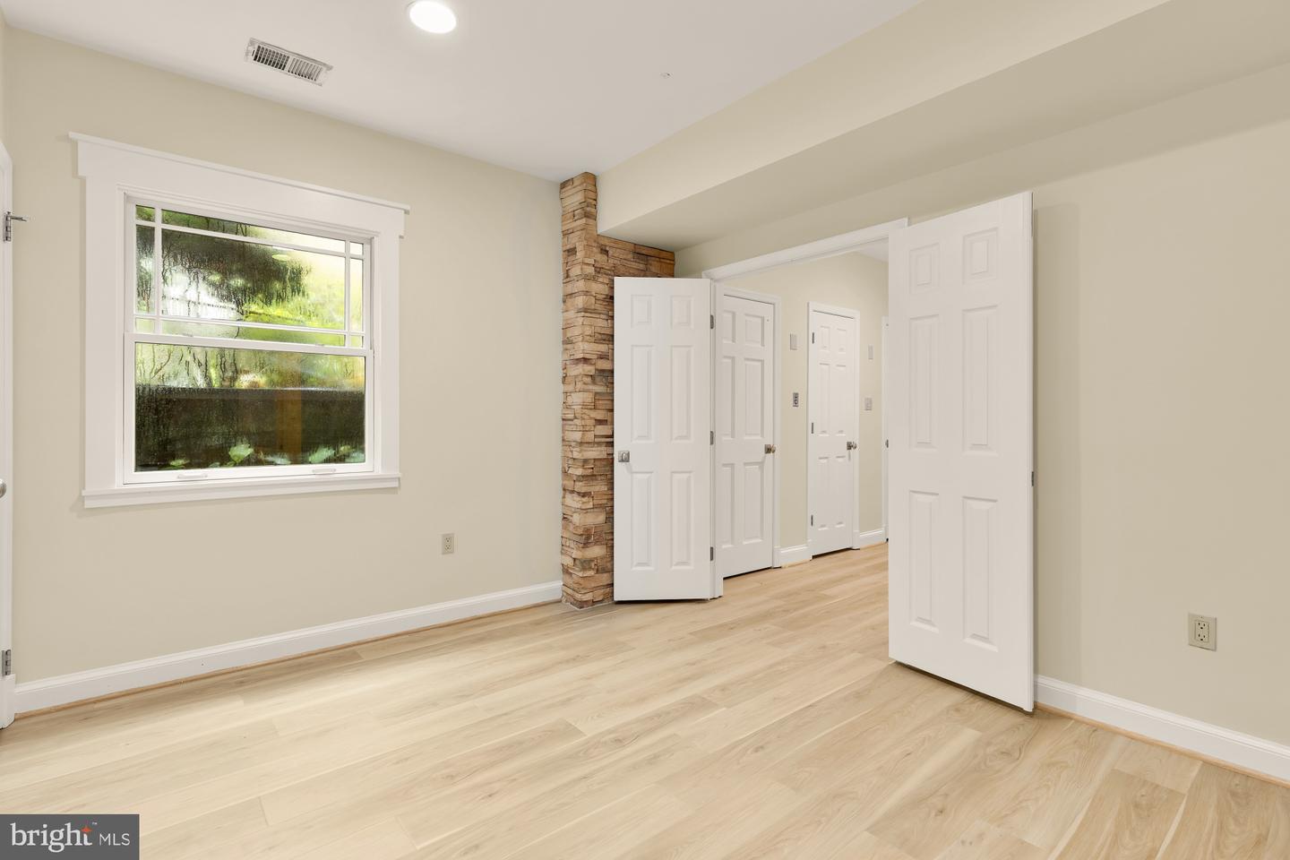 1802 24TH ST S, ARLINGTON, Virginia 22202, 3 Bedrooms Bedrooms, ,3 BathroomsBathrooms,Residential,For sale,1802 24TH ST S,VAAR2057602 MLS # VAAR2057602