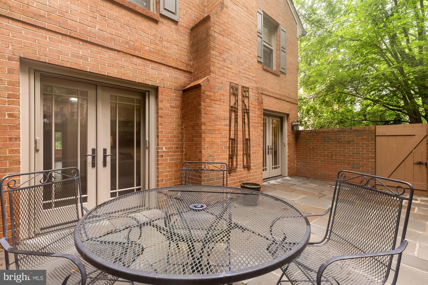 1802 24TH ST S, ARLINGTON, Virginia 22202, 3 Bedrooms Bedrooms, ,3 BathroomsBathrooms,Residential,For sale,1802 24TH ST S,VAAR2057602 MLS # VAAR2057602