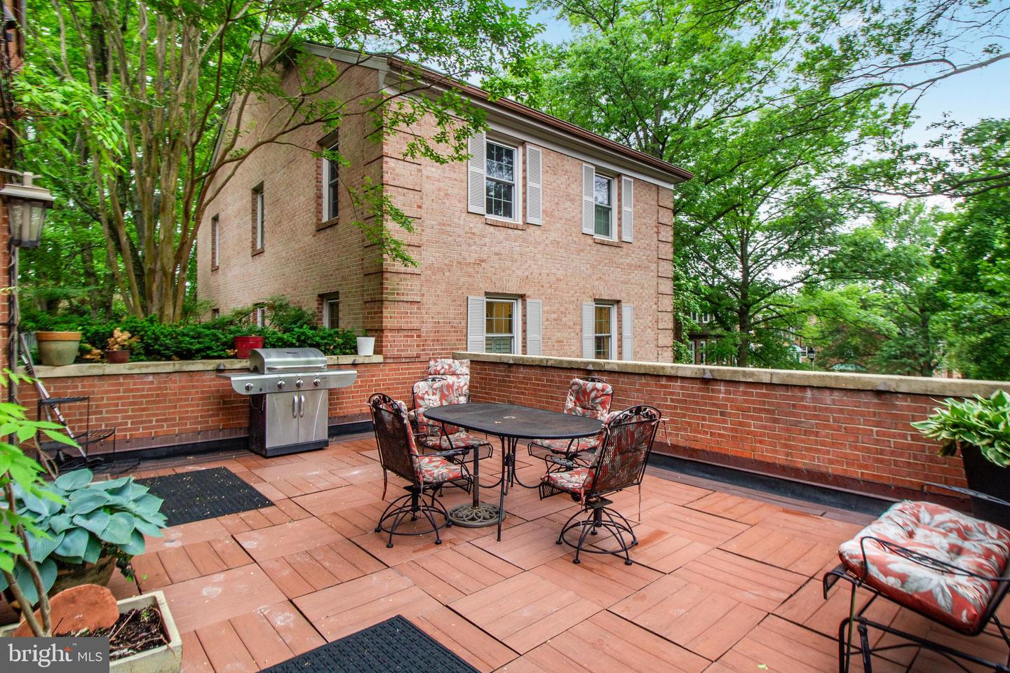 1802 24TH ST S, ARLINGTON, Virginia 22202, 3 Bedrooms Bedrooms, ,3 BathroomsBathrooms,Residential,For sale,1802 24TH ST S,VAAR2057602 MLS # VAAR2057602