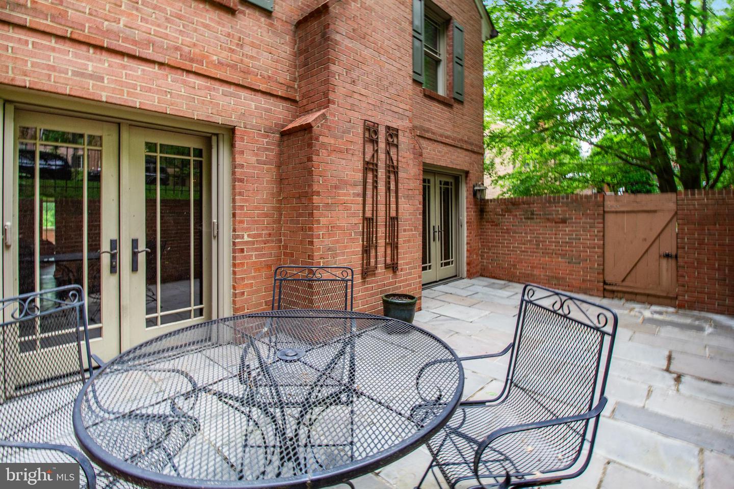 1802 24TH ST S, ARLINGTON, Virginia 22202, 3 Bedrooms Bedrooms, ,3 BathroomsBathrooms,Residential,For sale,1802 24TH ST S,VAAR2057602 MLS # VAAR2057602