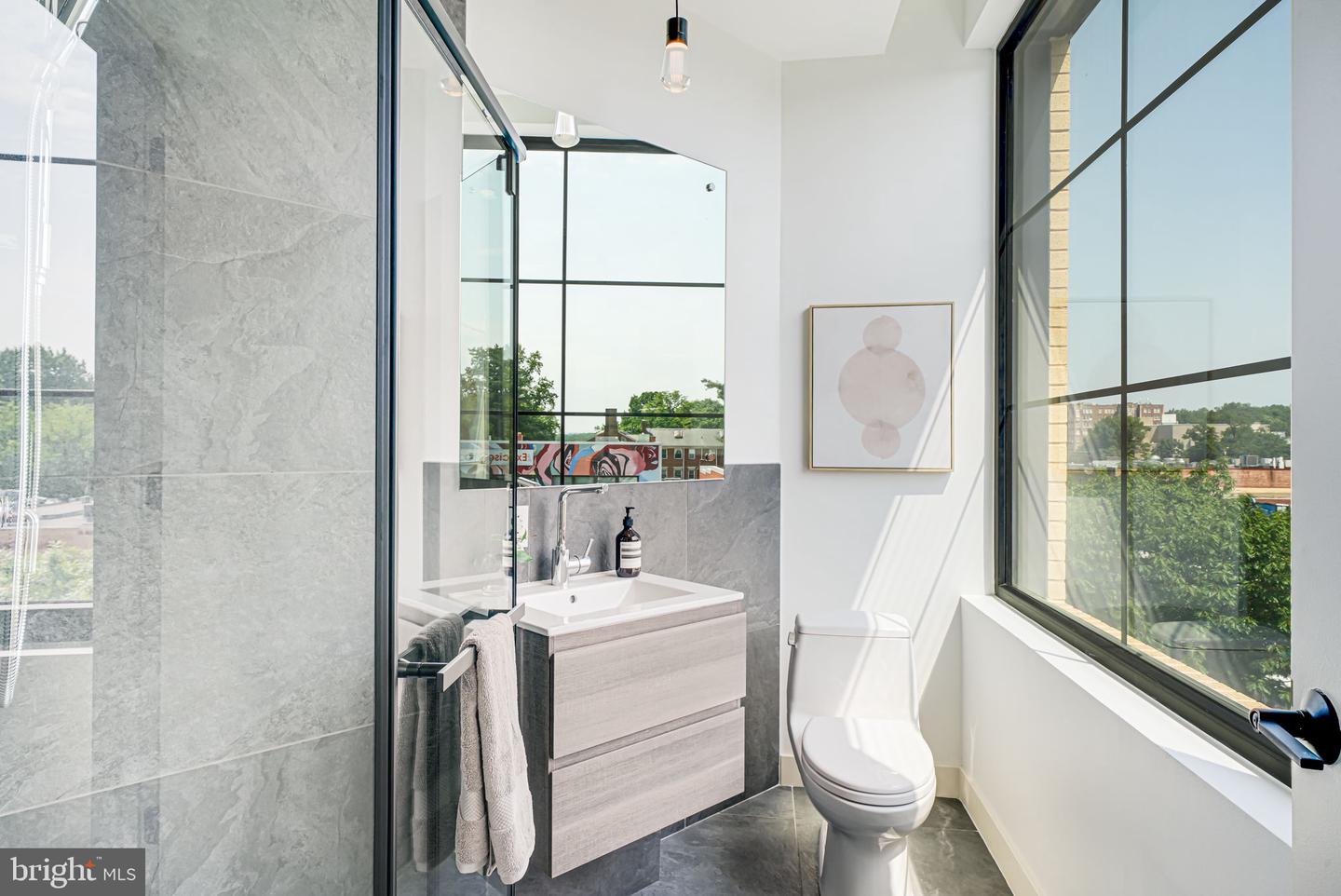 2901 NEWARK ST NW, WASHINGTON, District Of Columbia 20008, 2 Bedrooms Bedrooms, ,2 BathroomsBathrooms,Residential,For sale,2901 NEWARK ST NW,DCDC2201556 MLS # DCDC2201556