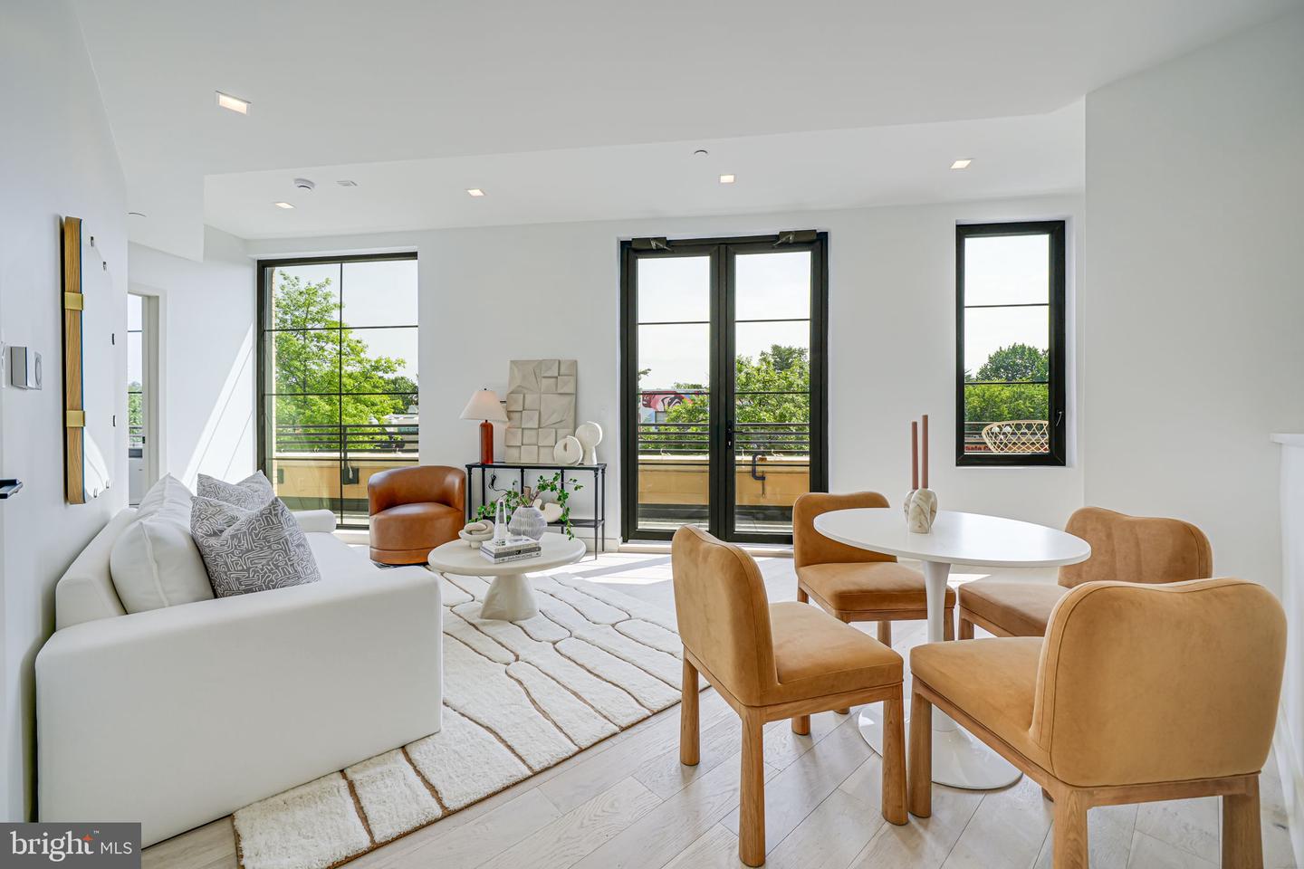2901 NEWARK ST NW, WASHINGTON, District Of Columbia 20008, 2 Bedrooms Bedrooms, ,2 BathroomsBathrooms,Residential,For sale,2901 NEWARK ST NW,DCDC2201556 MLS # DCDC2201556