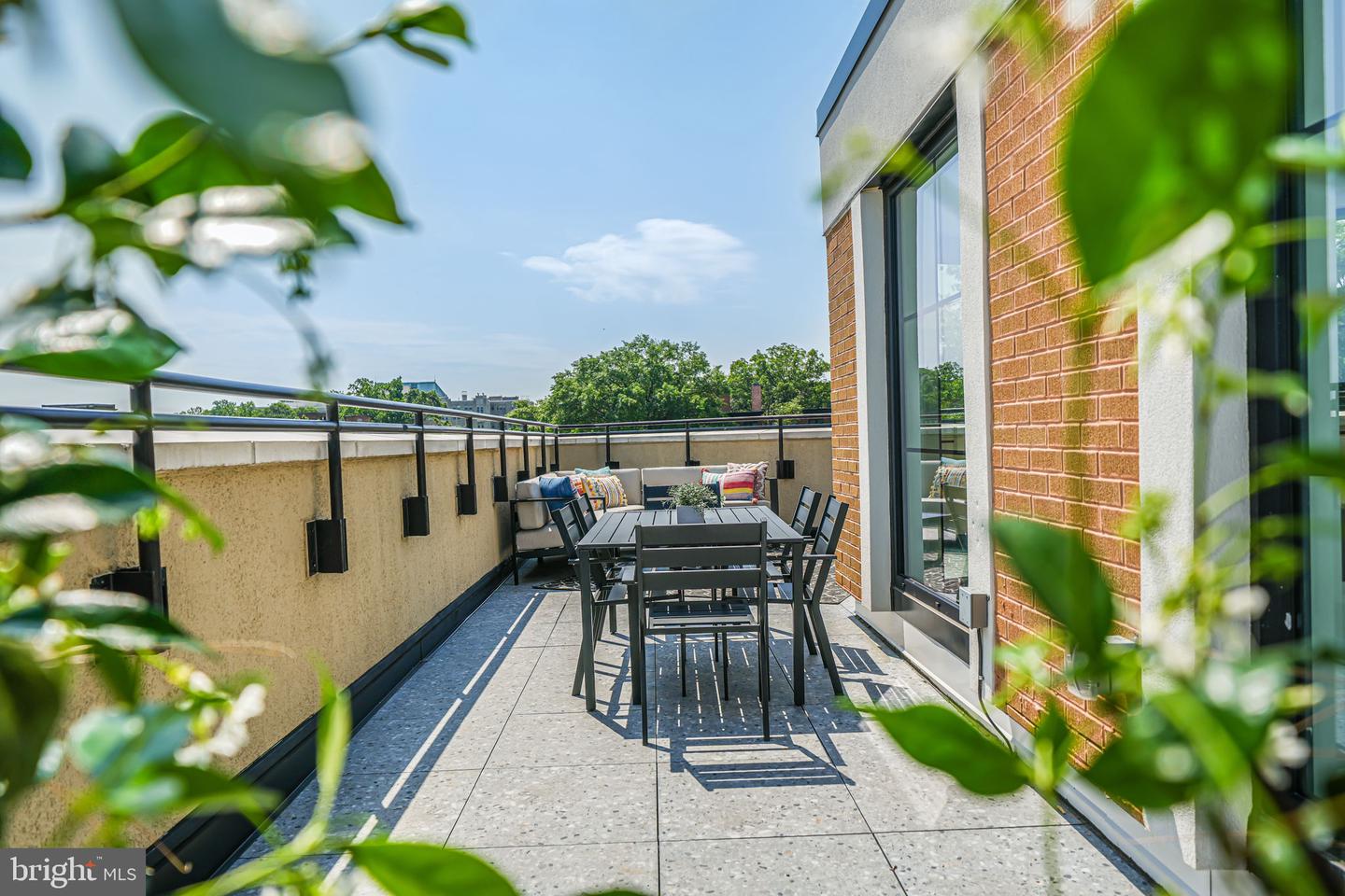 2901 NEWARK ST NW, WASHINGTON, District Of Columbia 20008, 2 Bedrooms Bedrooms, ,2 BathroomsBathrooms,Residential,For sale,2901 NEWARK ST NW,DCDC2201556 MLS # DCDC2201556