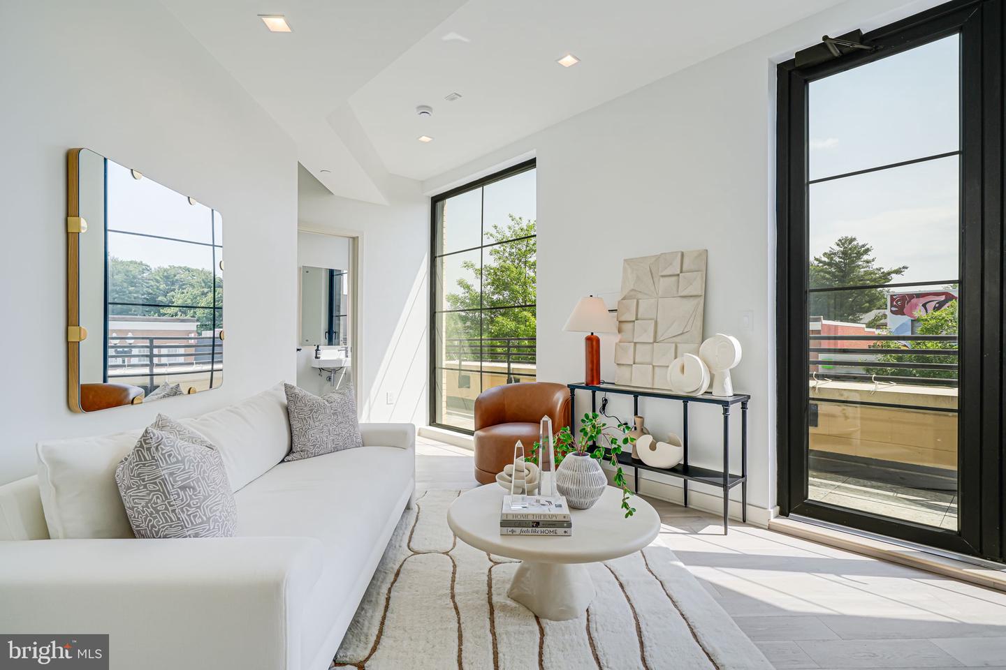 2901 NEWARK ST NW, WASHINGTON, District Of Columbia 20008, 2 Bedrooms Bedrooms, ,2 BathroomsBathrooms,Residential,For sale,2901 NEWARK ST NW,DCDC2201556 MLS # DCDC2201556