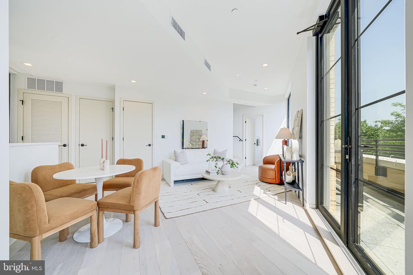2901 NEWARK ST NW, WASHINGTON, District Of Columbia 20008, 2 Bedrooms Bedrooms, ,2 BathroomsBathrooms,Residential,For sale,2901 NEWARK ST NW,DCDC2201556 MLS # DCDC2201556