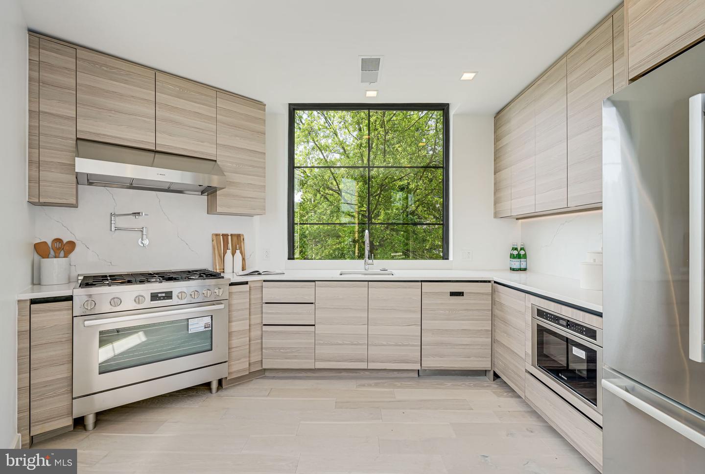 2901 NEWARK ST NW, WASHINGTON, District Of Columbia 20008, 2 Bedrooms Bedrooms, ,2 BathroomsBathrooms,Residential,For sale,2901 NEWARK ST NW,DCDC2201556 MLS # DCDC2201556