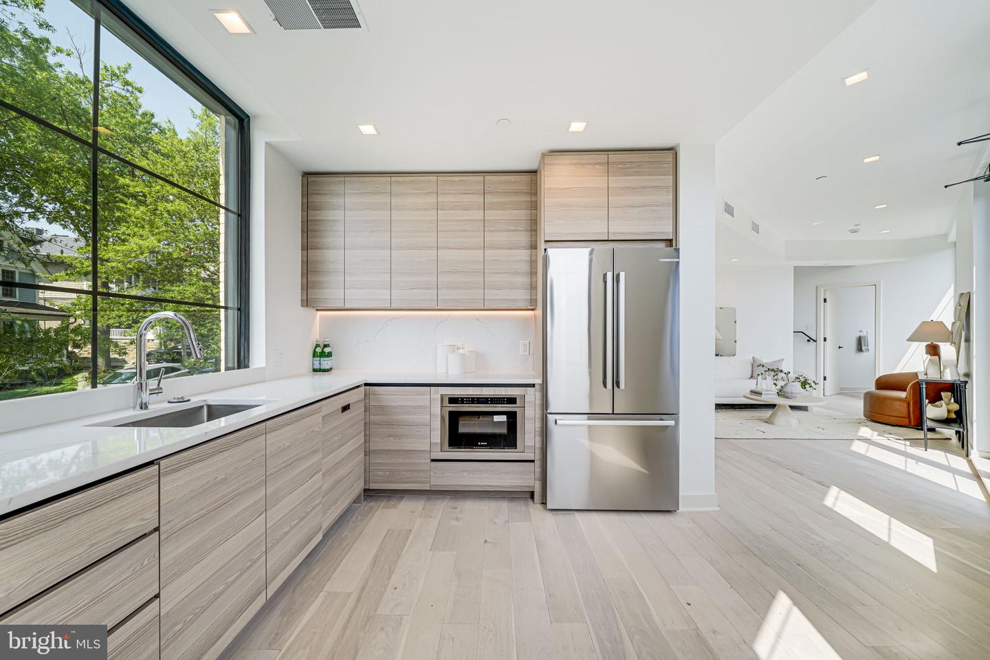 2901 NEWARK ST NW, WASHINGTON, District Of Columbia 20008, 2 Bedrooms Bedrooms, ,2 BathroomsBathrooms,Residential,For sale,2901 NEWARK ST NW,DCDC2201556 MLS # DCDC2201556