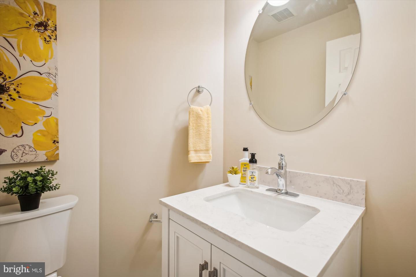 790 N WAKEFIELD ST, ARLINGTON, Virginia 22203, 4 Bedrooms Bedrooms, ,4 BathroomsBathrooms,Residential,For sale,790 N WAKEFIELD ST,VAAR2058074 MLS # VAAR2058074